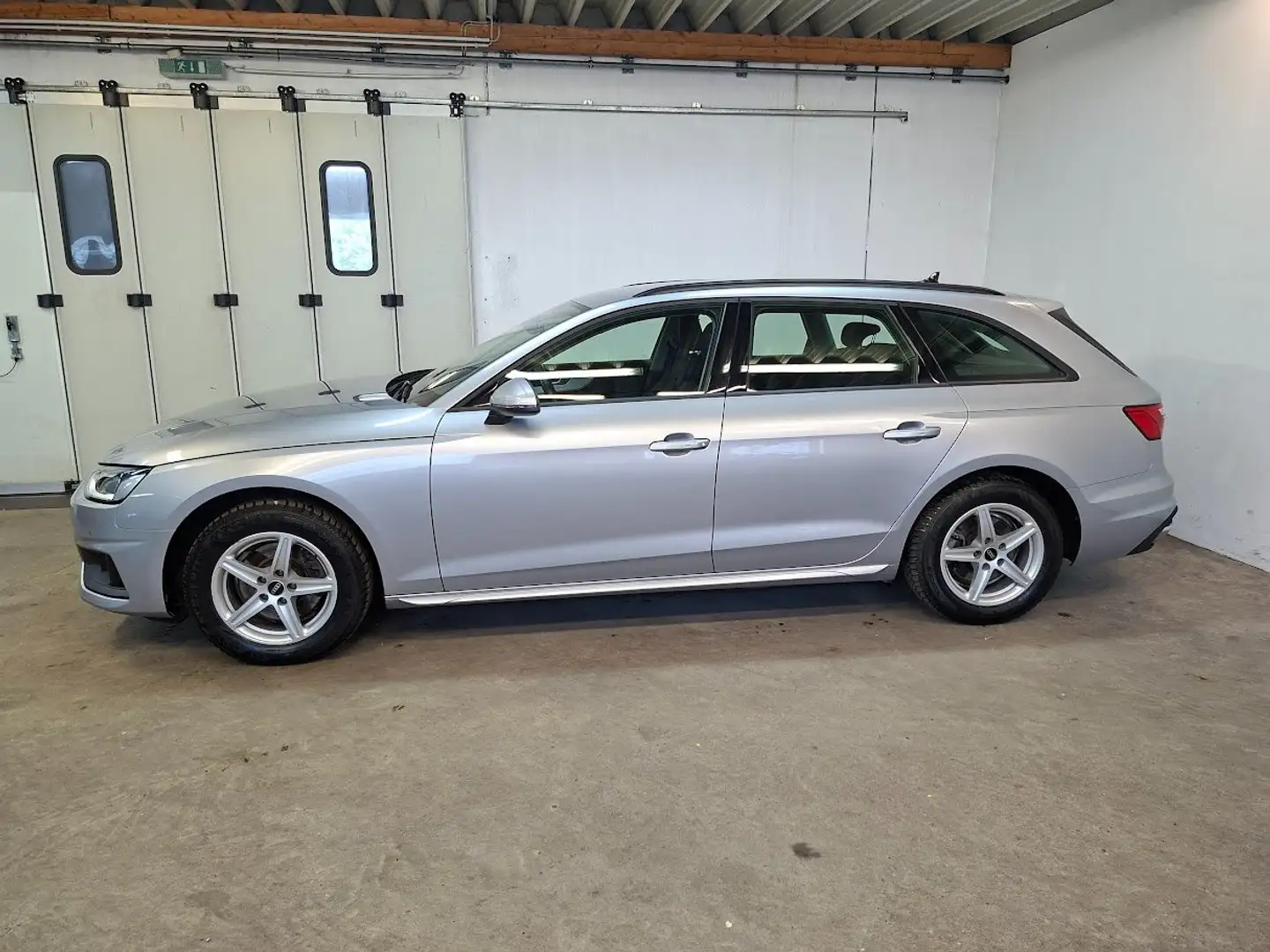 Audi A4 Avant 35 TDI S-Tronic Grau - 2