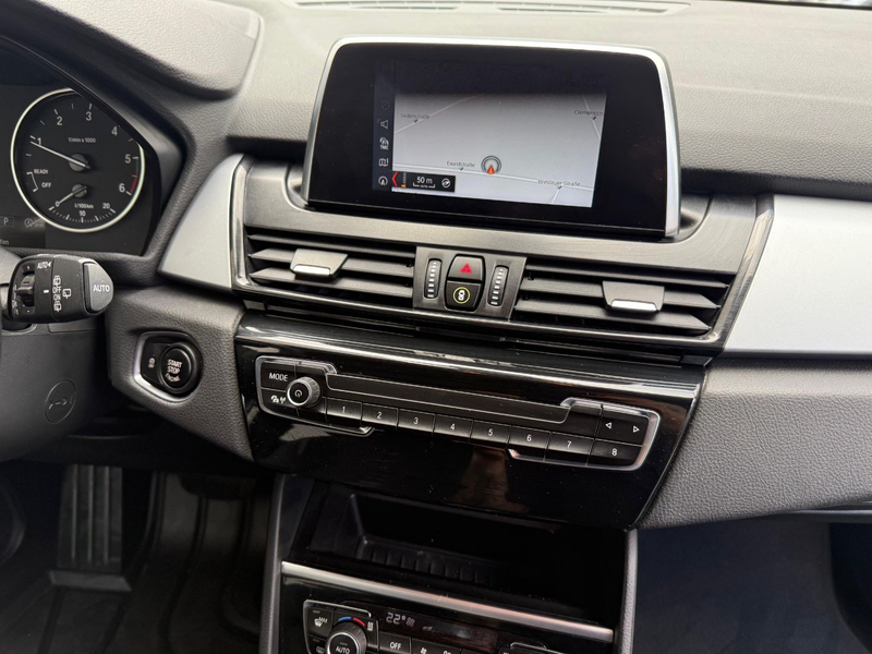 BMW 218 218 d Active Tourer LED*Navi*AHK*Sitzheizung — photo 14