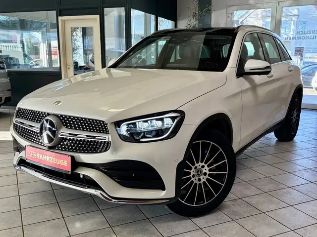 Mercedes-Benz GLC 400 d 4Matic AMG-Line / 1.Hand / Panorama /