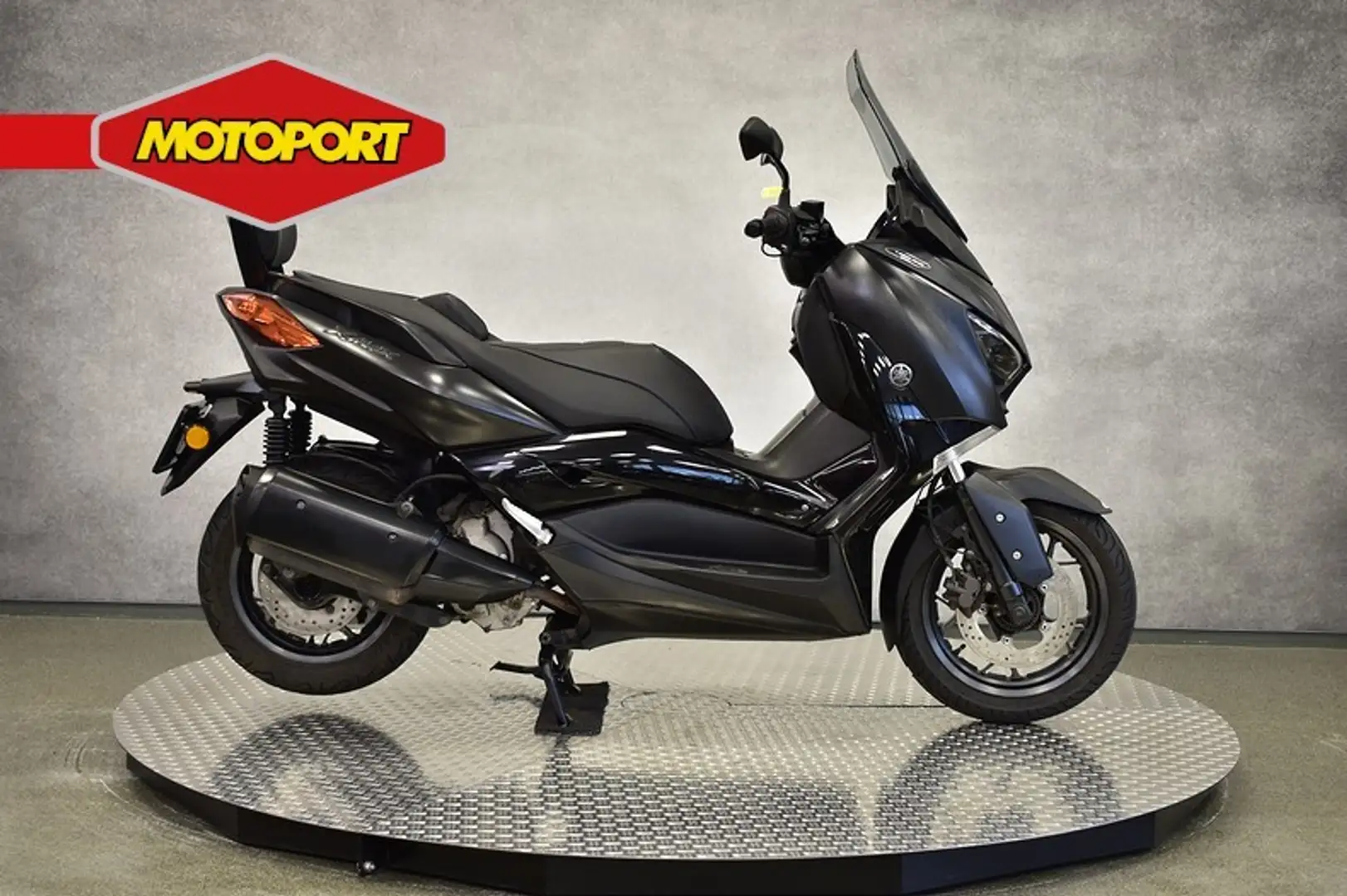 Yamaha X-Max 300 TECH MAX Zwart - 1