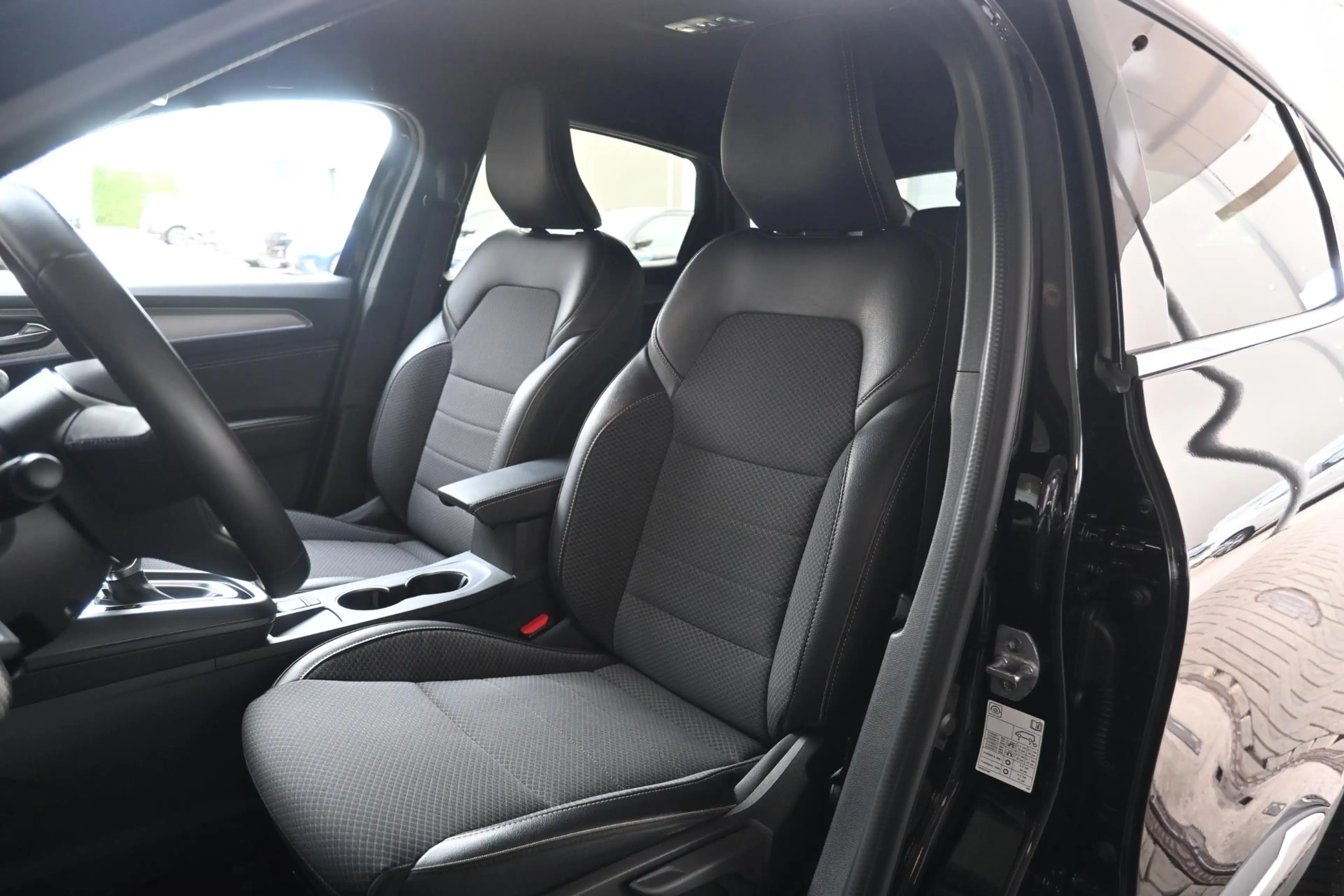 Renault Arkana E-Tech full hybrid 145 techno | TREKHAAK | BOSE | — photo 12