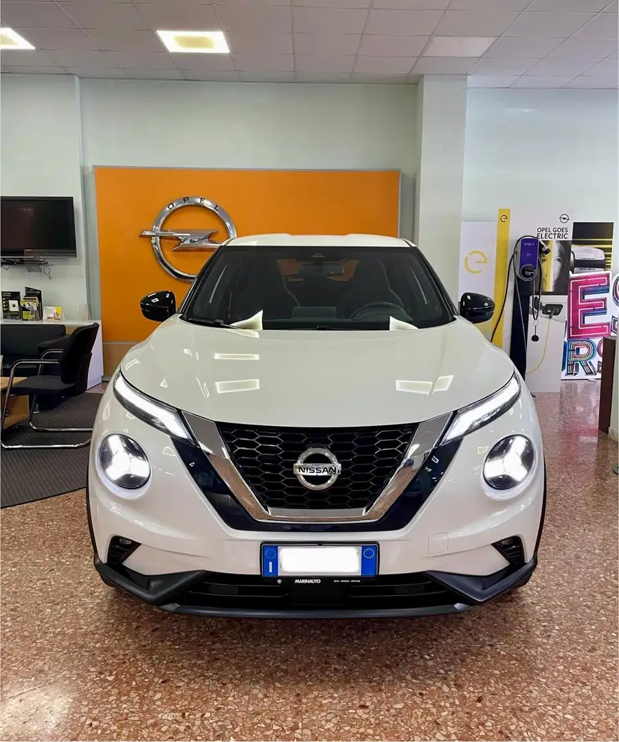 Nissan Juke 1.0 dig-t N-Connecta 114cv dct Bianco - 1