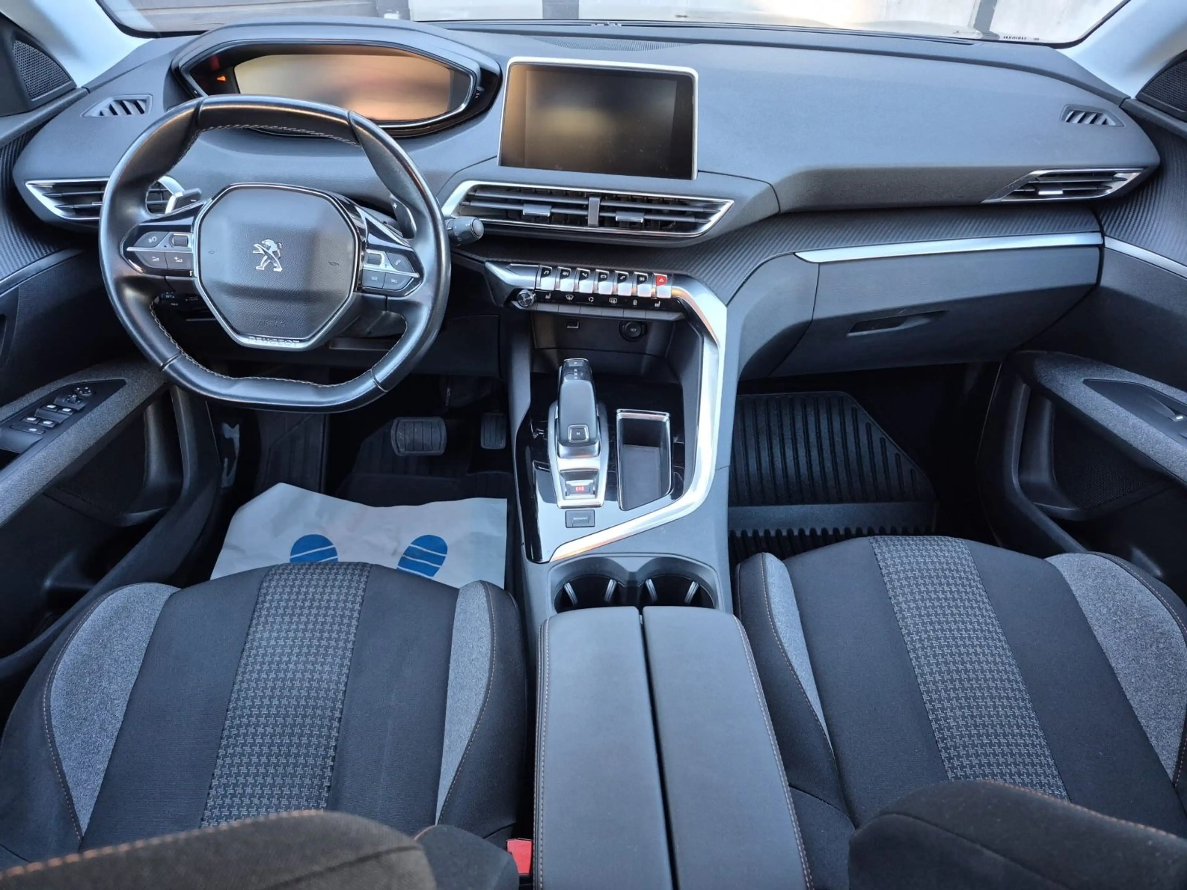 Peugeot 5008 Active Business Aut Navi 7 Sitz — photo 11