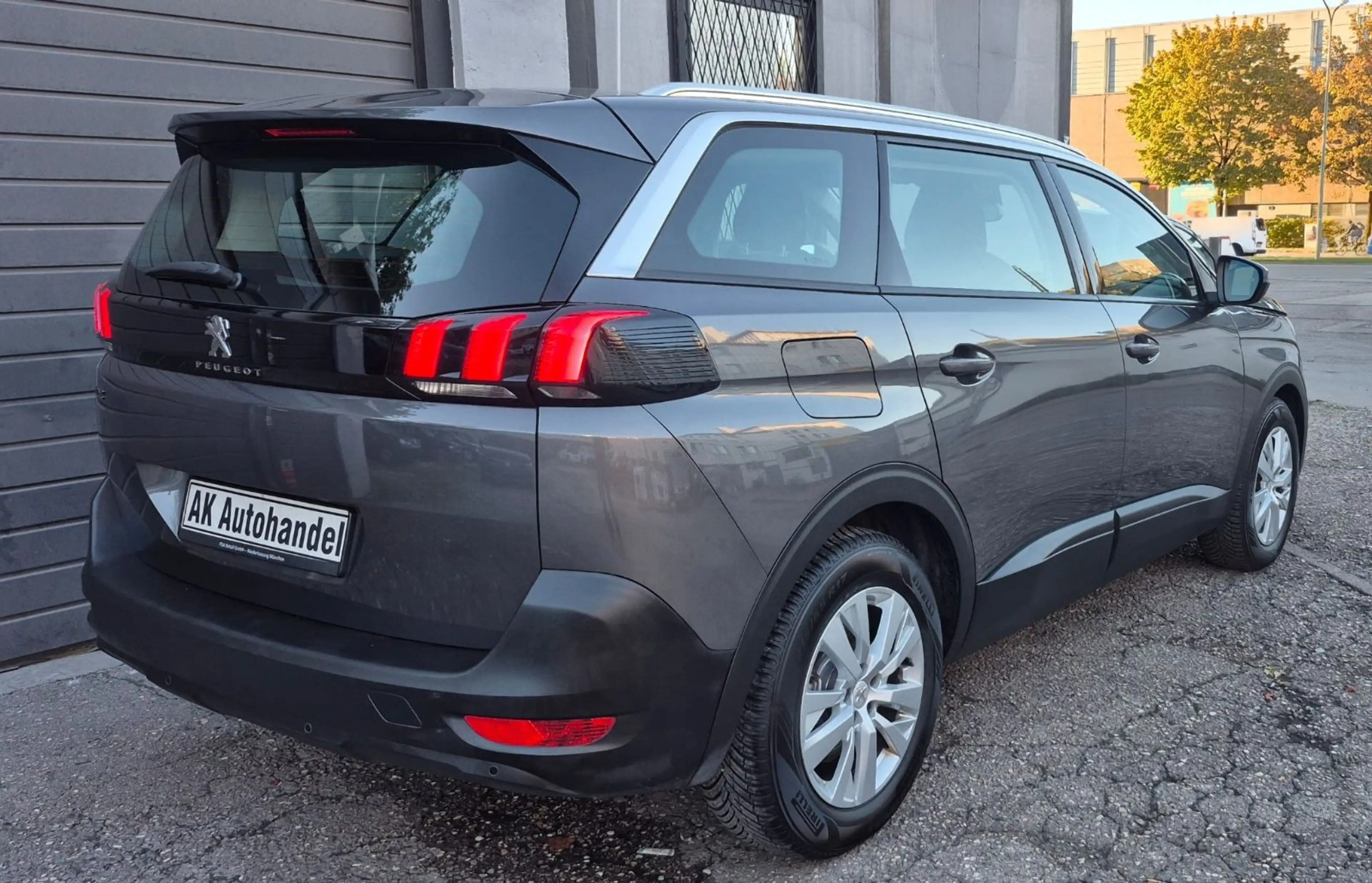 Peugeot 5008 Active Business Aut Navi 7 Sitz — photo 4