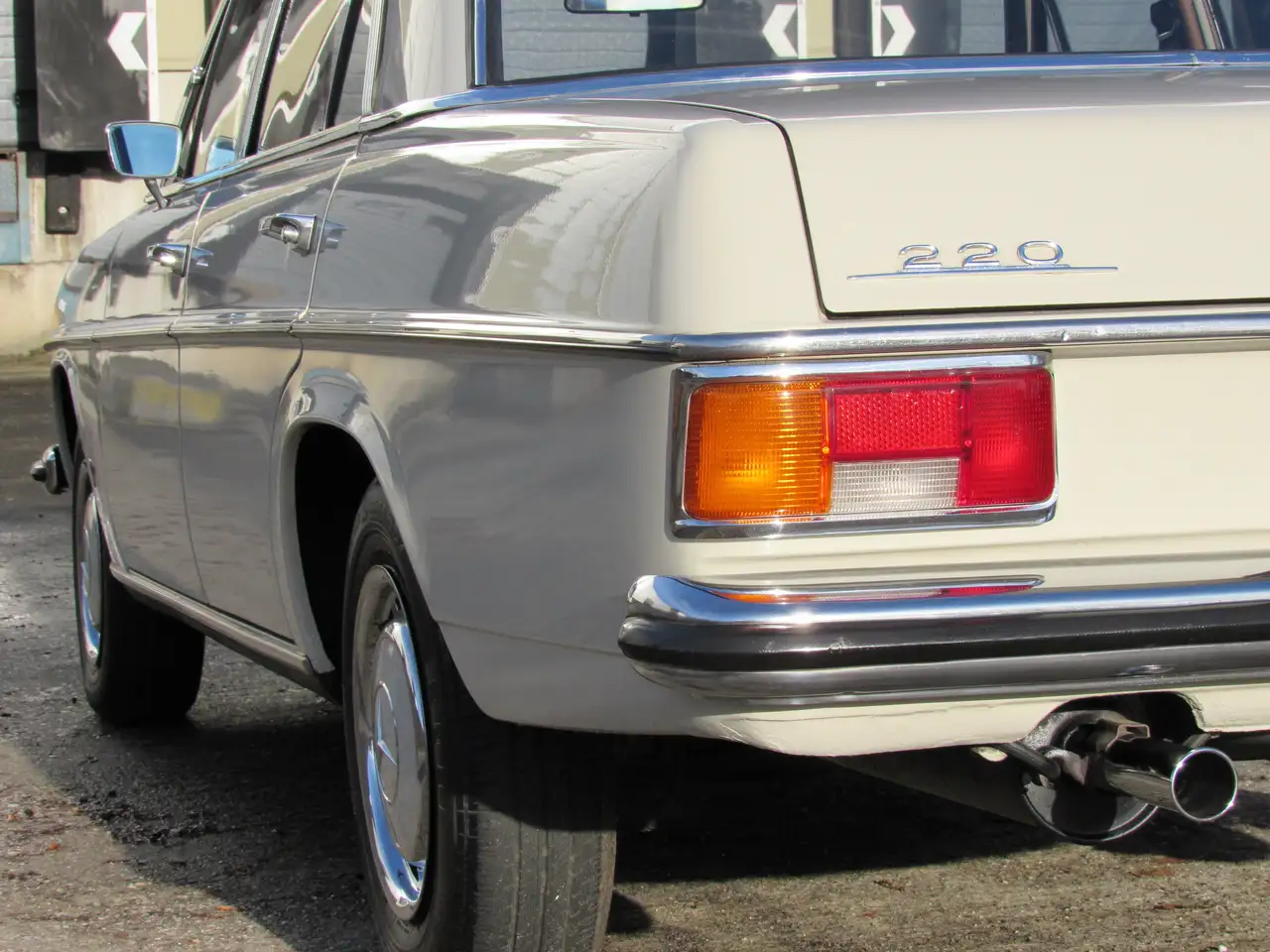 Mercedes-Benz 220 W115 220 automatic, foto 9