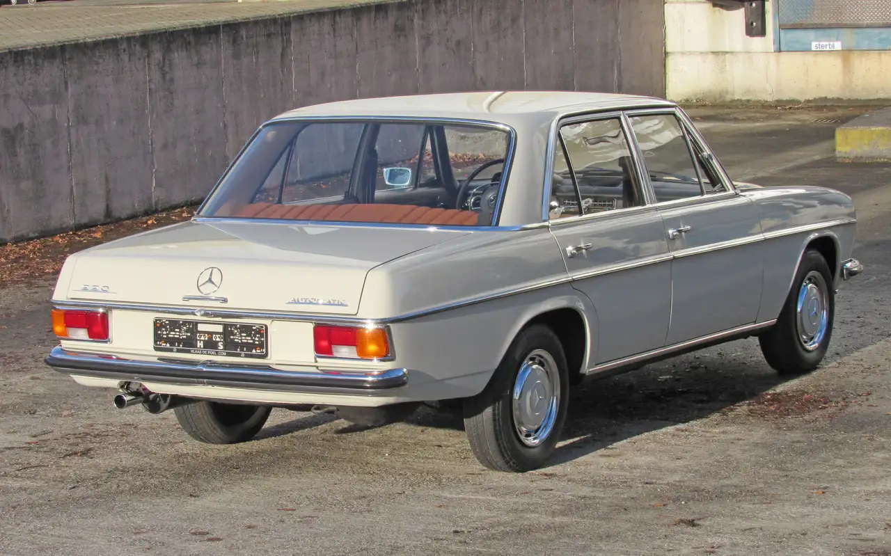 Mercedes-Benz 220 W115 220 automatic, foto 3