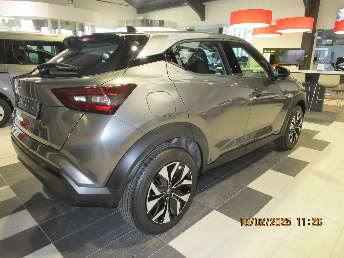 Nissan Juke 1.0 DIG-T N-Connecta Gris - 2