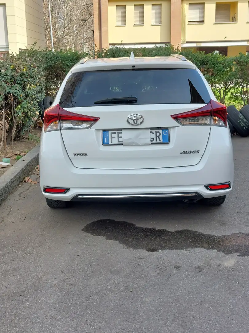 Toyota Auris 1.6 D-4D Touring Sports Edition-S - 2