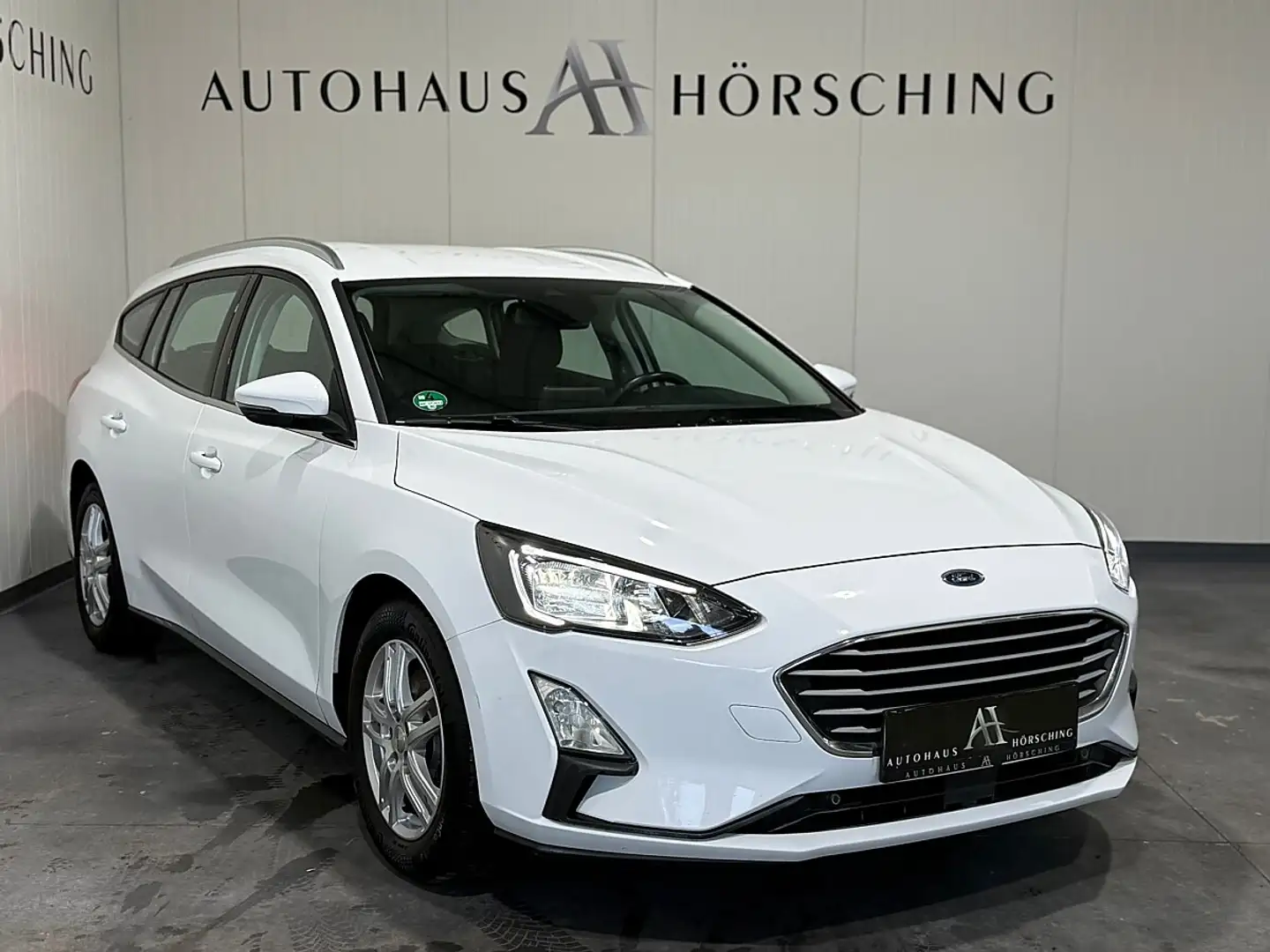 Ford Focus Traveller 1,5 EcoBlue Cool & Connect Weiß - 1