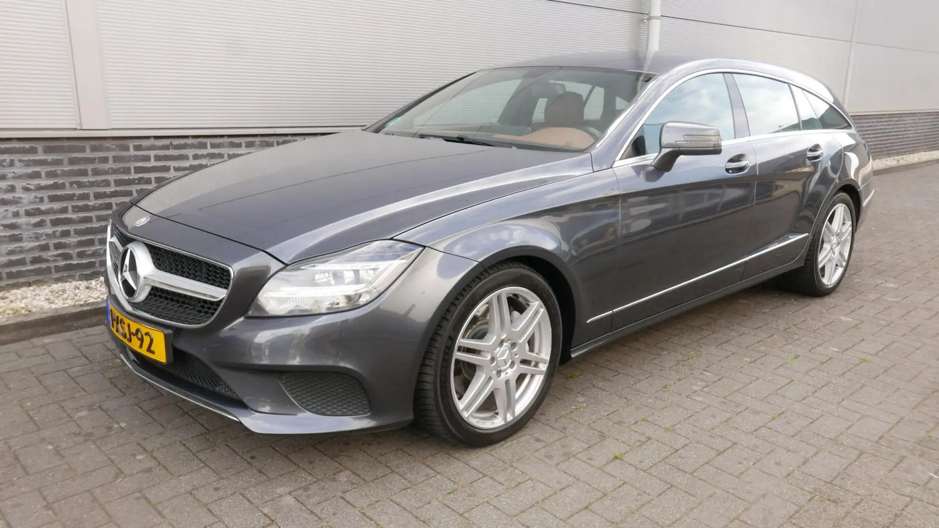 Mercedes-Benz CLS 400 Shooting Brake 333 PK LEER,NAVI,FACELIFT. Gri - 2