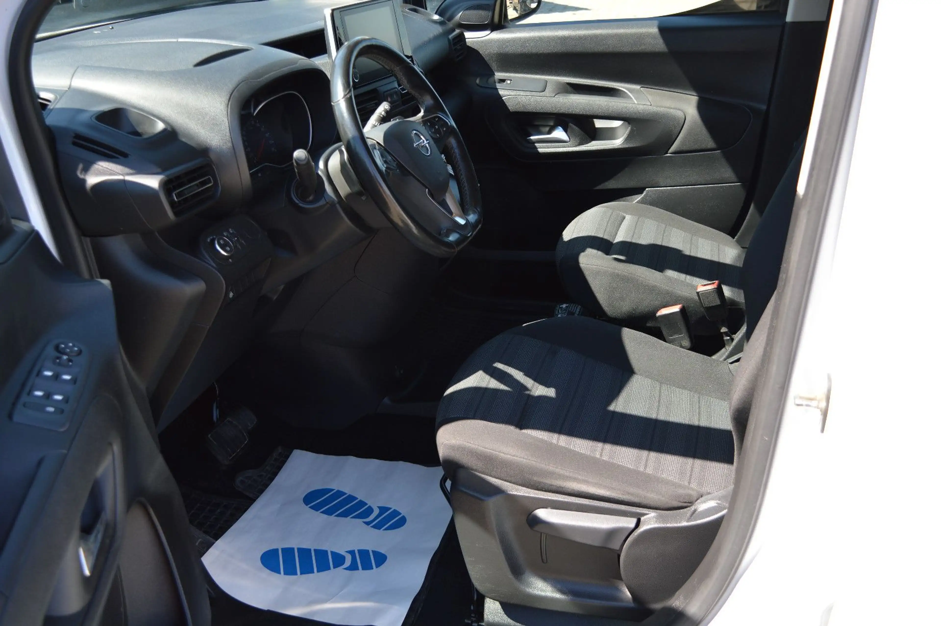 Opel Combo Life 1.5D Automatik Ultimate — photo 5
