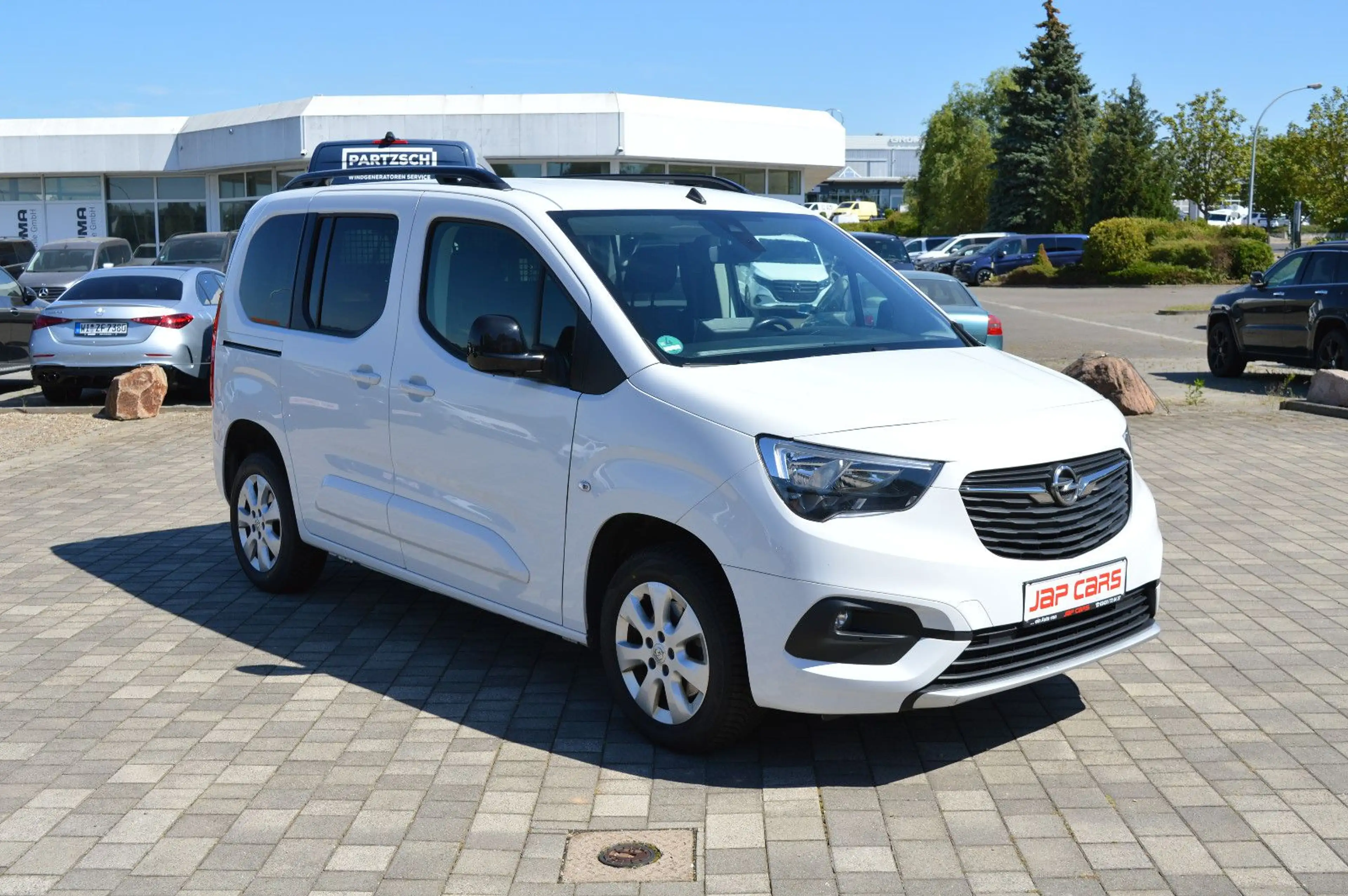 Opel Combo Life 1.5D Automatik Ultimate — photo 4