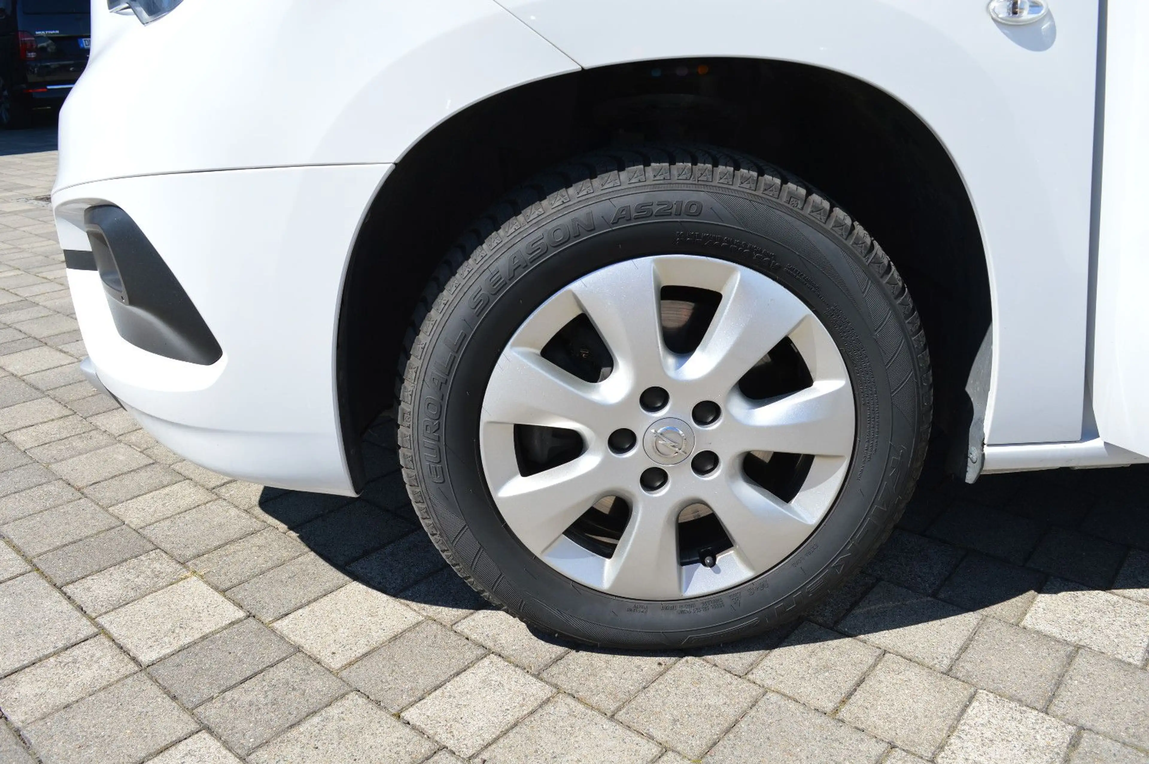 Opel Combo Life 1.5D Automatik Ultimate — photo 11