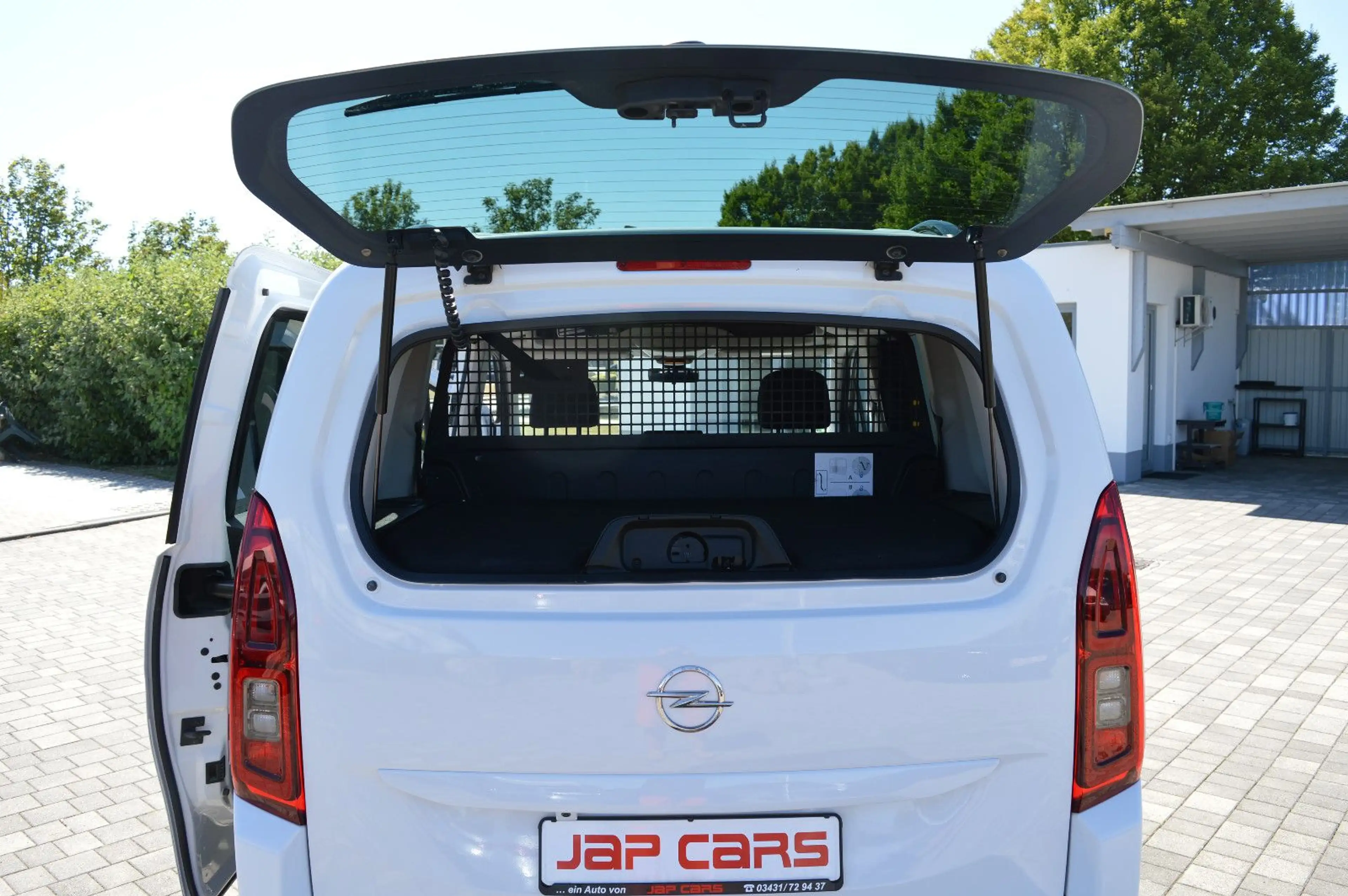 Opel Combo Life 1.5D Automatik Ultimate — photo 9