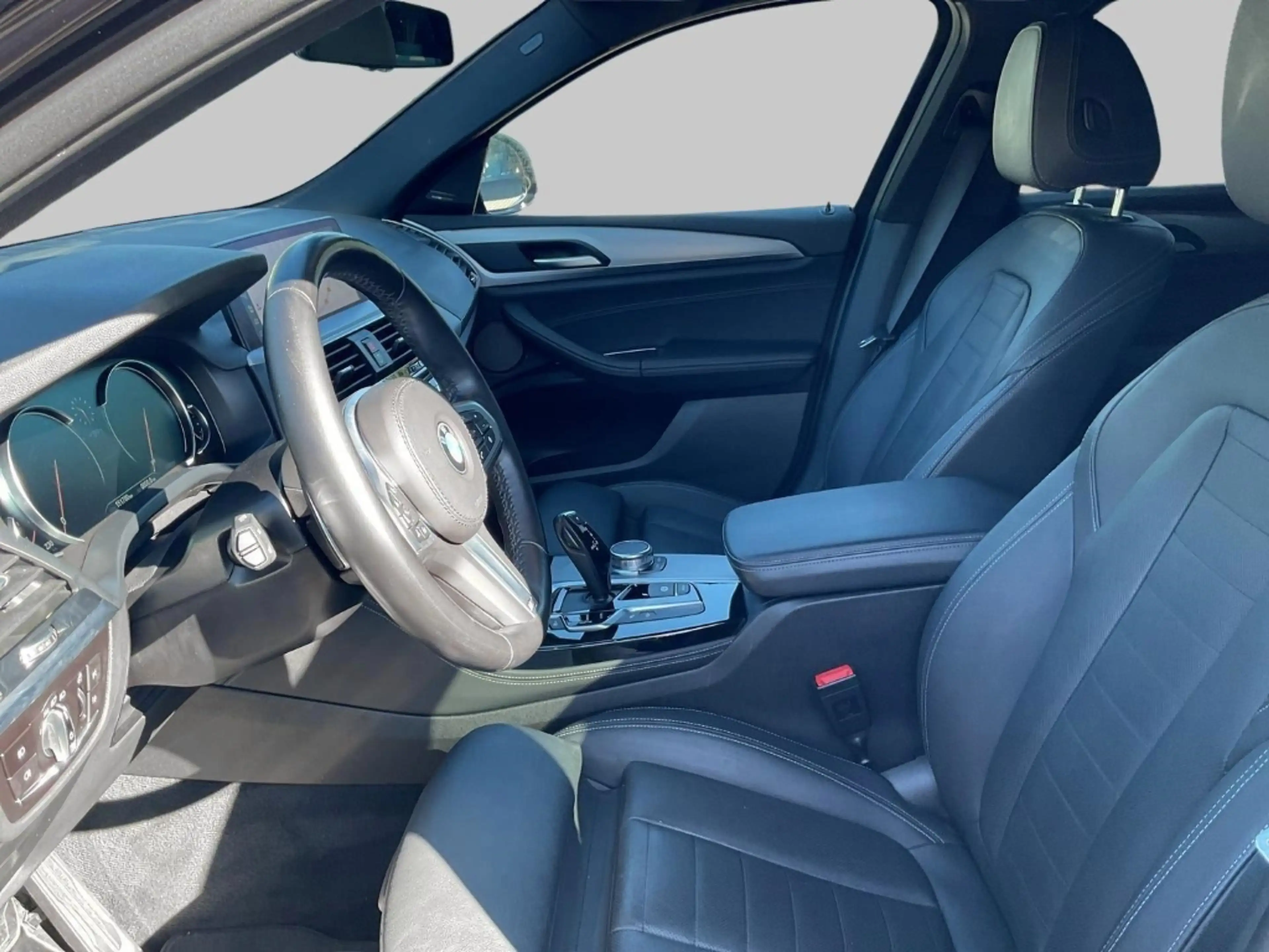 BMW X4 xDrive 20d Sportpaket HUD AD AHK-el. klappb. AHK-k — photo 9