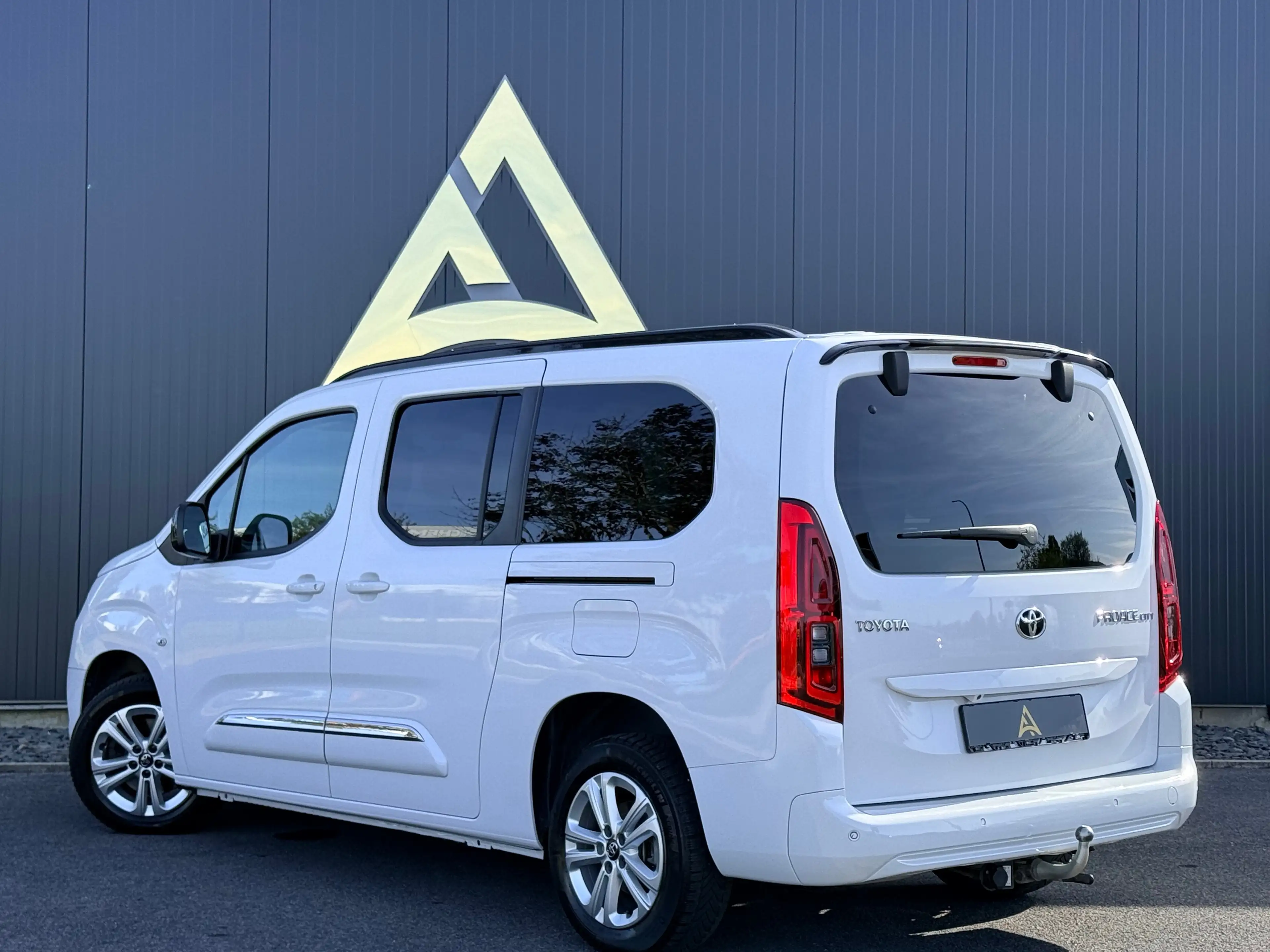 Toyota Proace City VERSO LWB 1.5 D-4D 130CV 7 PLACES TVA / BTW — photo 2