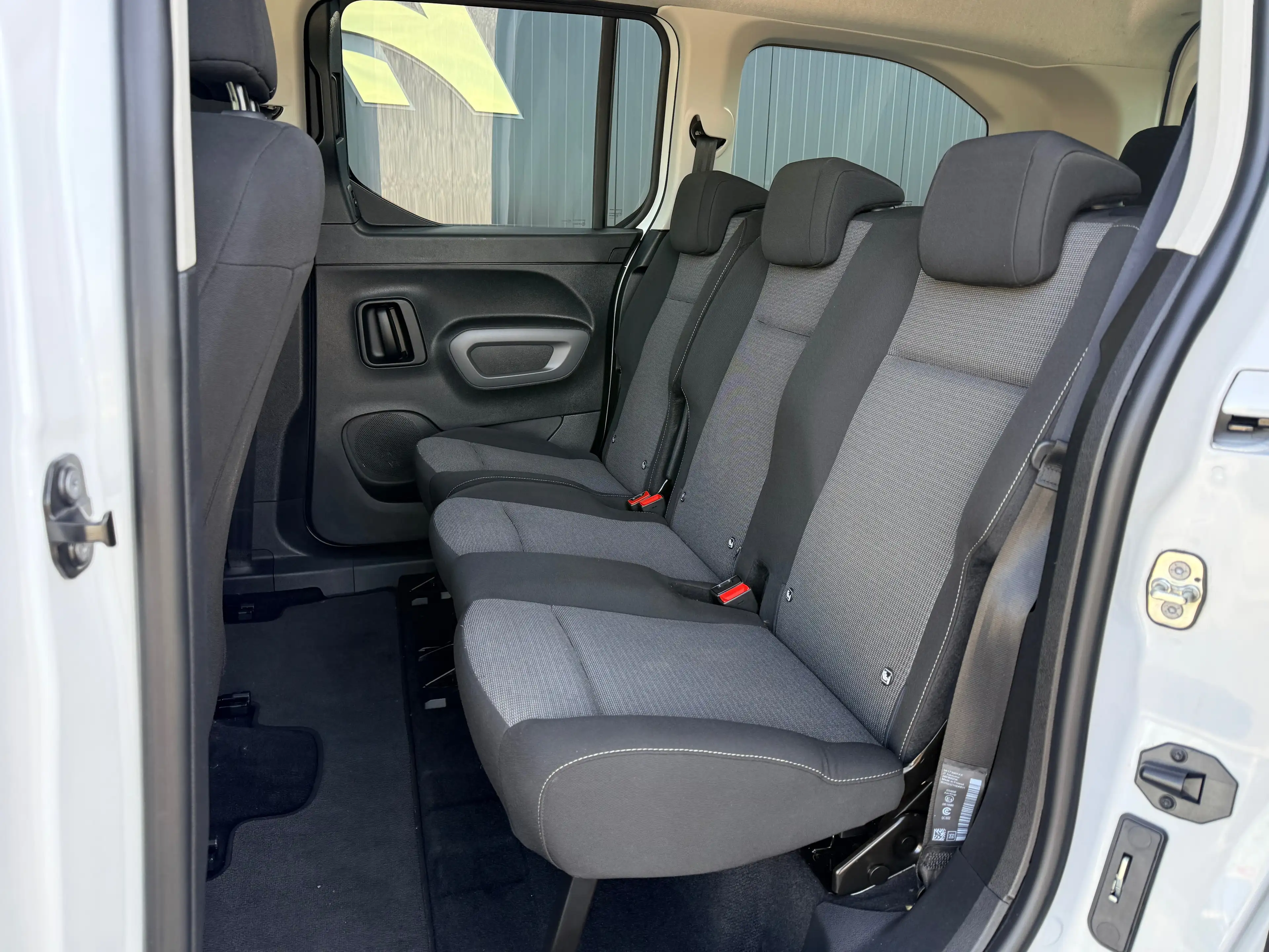 Toyota Proace City VERSO LWB 1.5 D-4D 130CV 7 PLACES TVA / BTW — photo 4