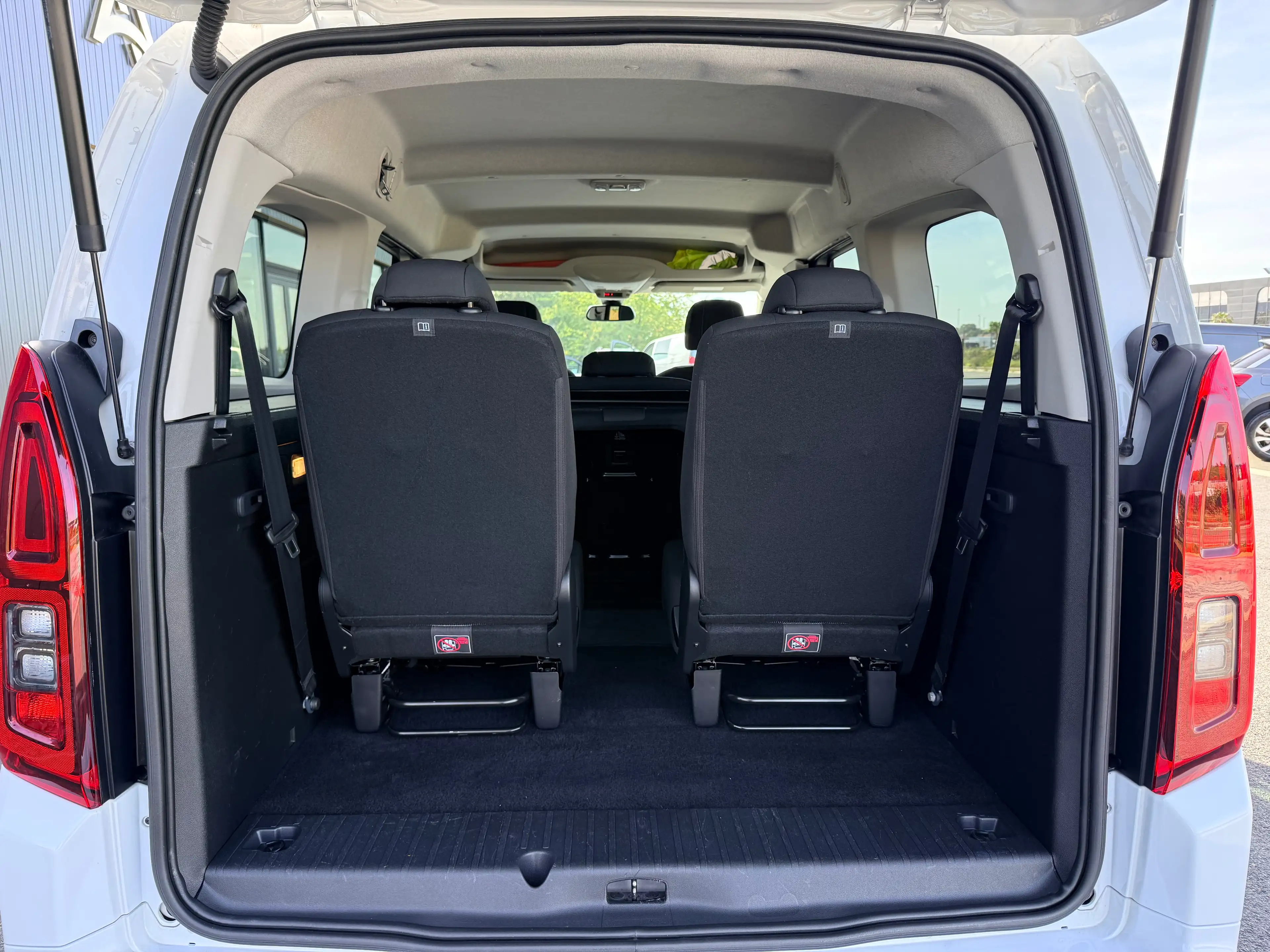 Toyota Proace City VERSO LWB 1.5 D-4D 130CV 7 PLACES TVA / BTW — photo 6