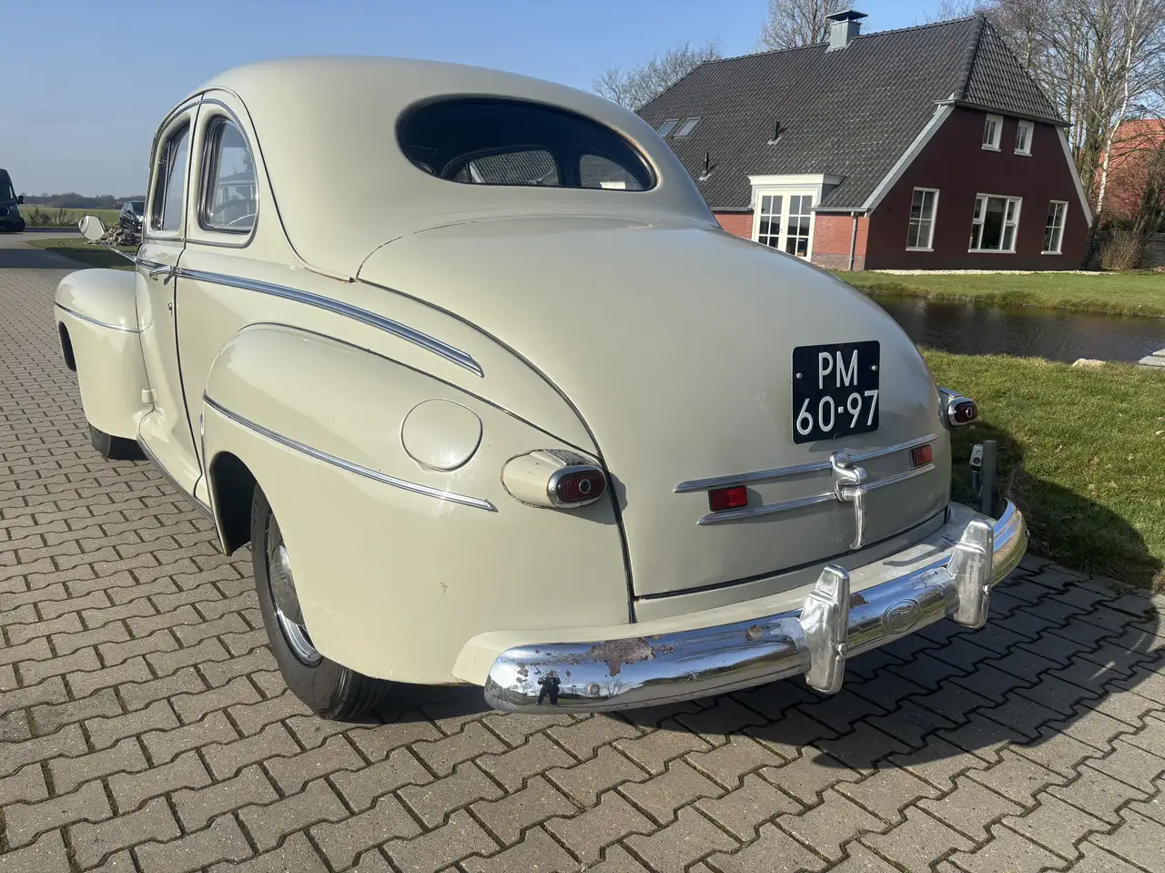 Ford Super De Luxe, foto 2