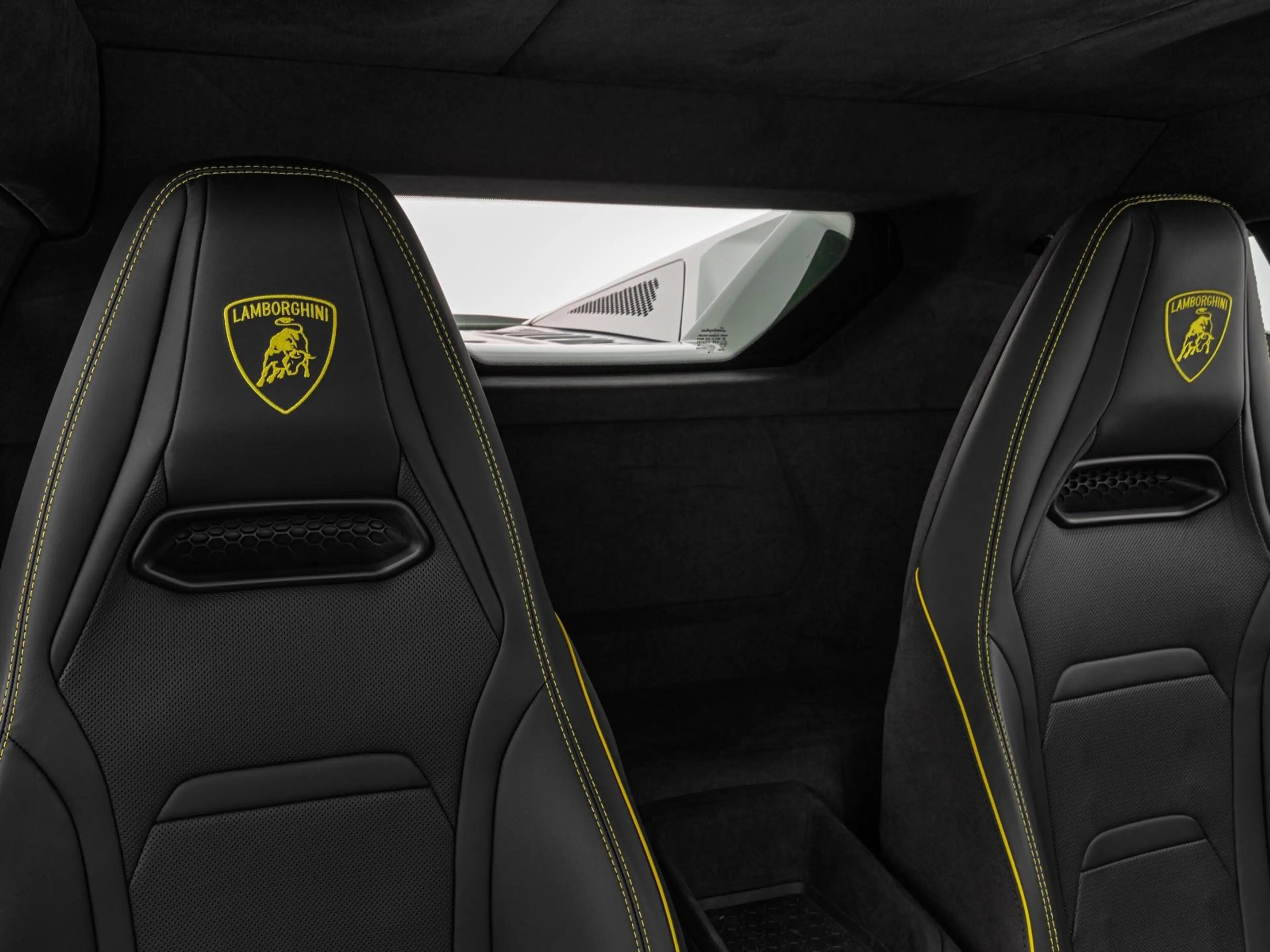 Lamborghini Temerario Verde Ermes / PPF Front / 1.Hand — photo 13