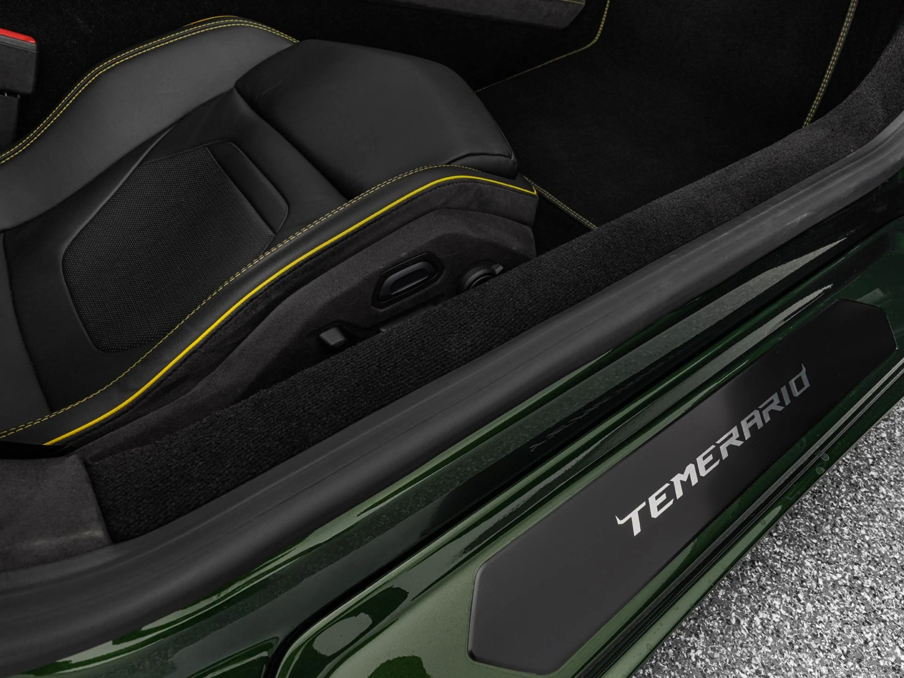 Lamborghini Temerario Verde Ermes / PPF Front / 1.Hand — photo 15