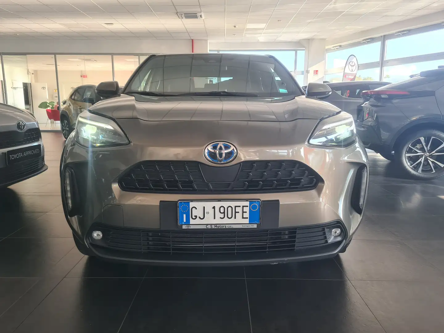 Toyota Yaris Yaris Cross Cross 1.5h Trend awd-i 116cv e-cvt Bronzo - 1