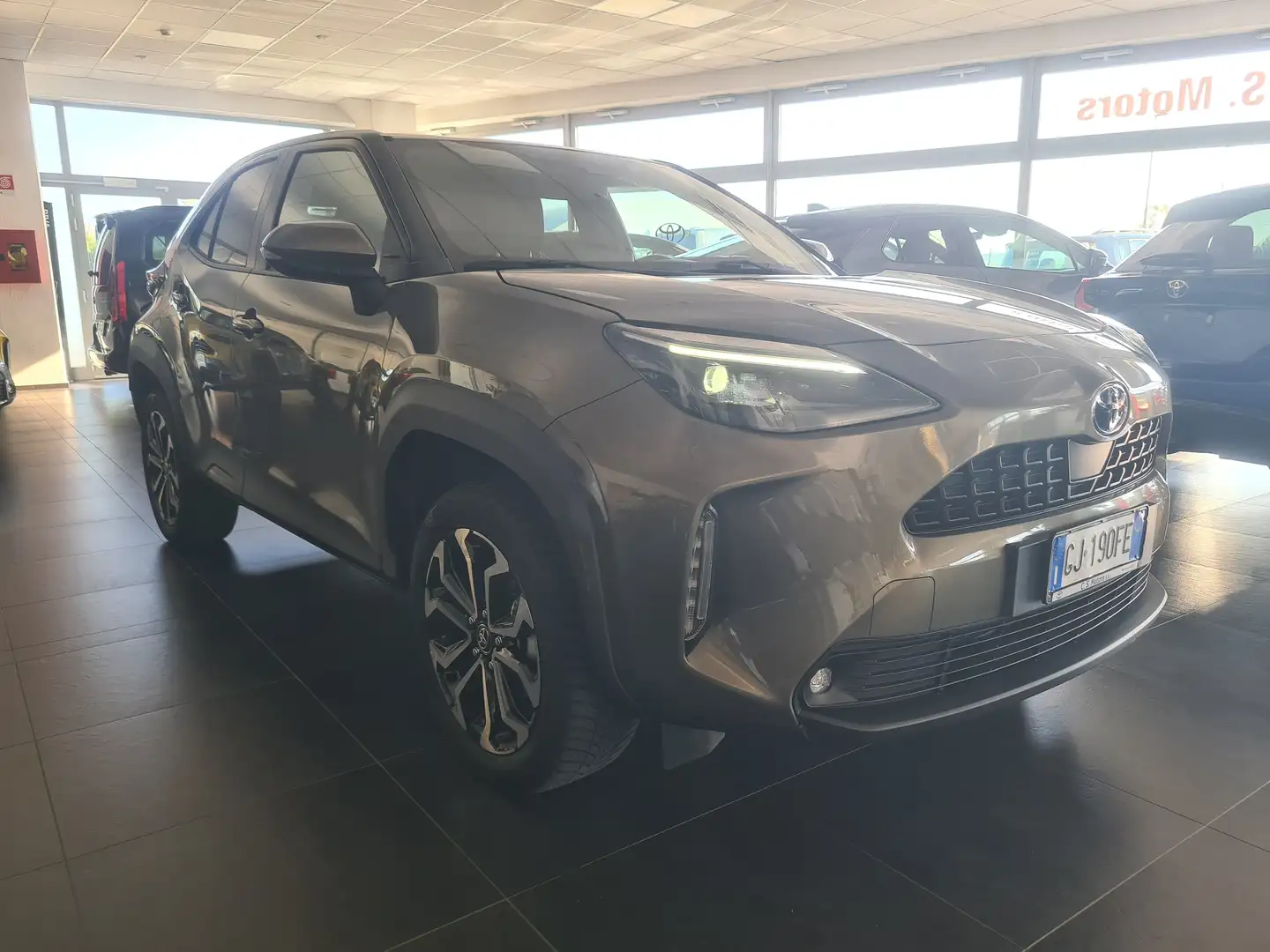 Toyota Yaris Yaris Cross Cross 1.5h Trend awd-i 116cv e-cvt Bronzo - 2