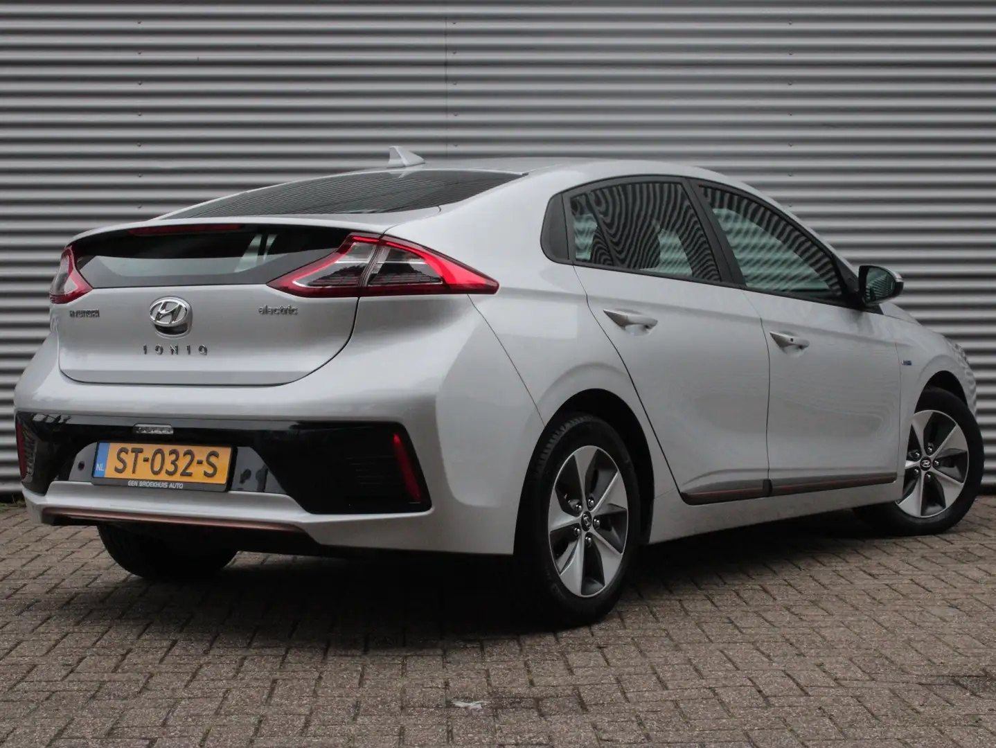 Hyundai IONIQ Comfort EV | Achteruitrijcamera | Airco (automatis Grijs - 2