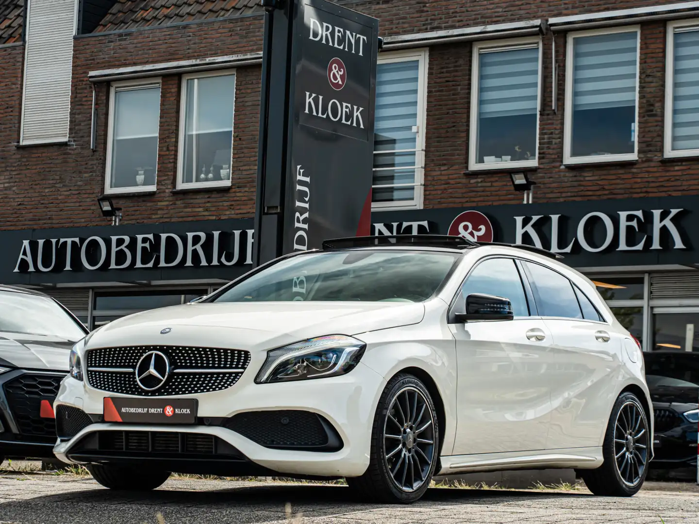 Mercedes-Benz A 180 Ambition AMG PANO CAMERA LED NIGHT PAKKET 18 INCH Wit - 1