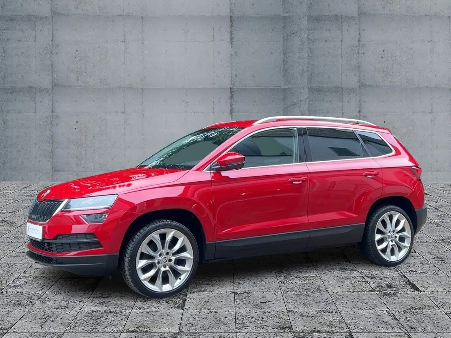 Skoda Karoq 1.5 TSI DSG STYLE LED+NAV+AHK+SHZ+PDC+19" Rood - 2