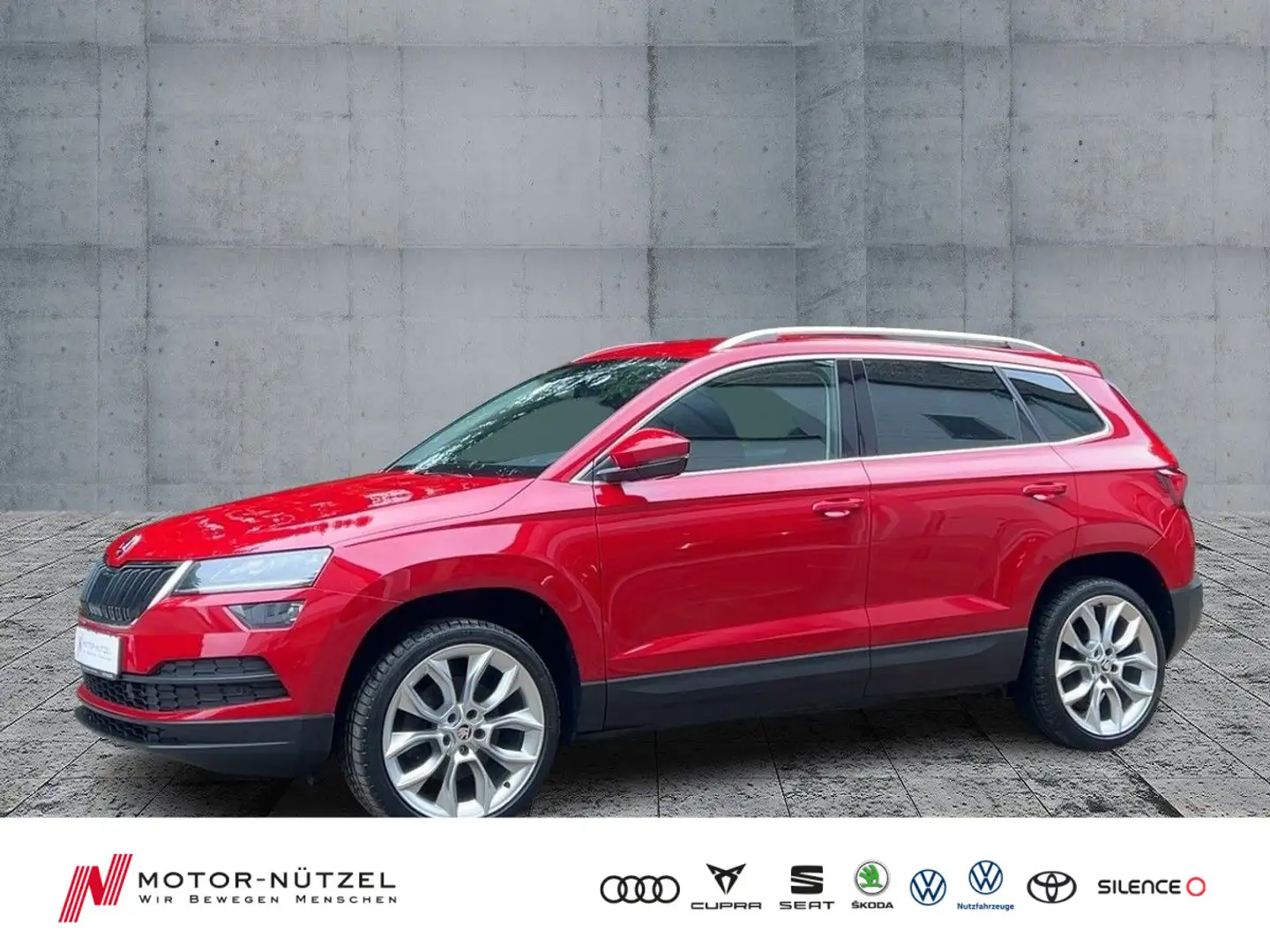 Skoda Karoq 1.5 TSI DSG STYLE LED+NAV+AHK+SHZ+PDC+19" Rood - 1