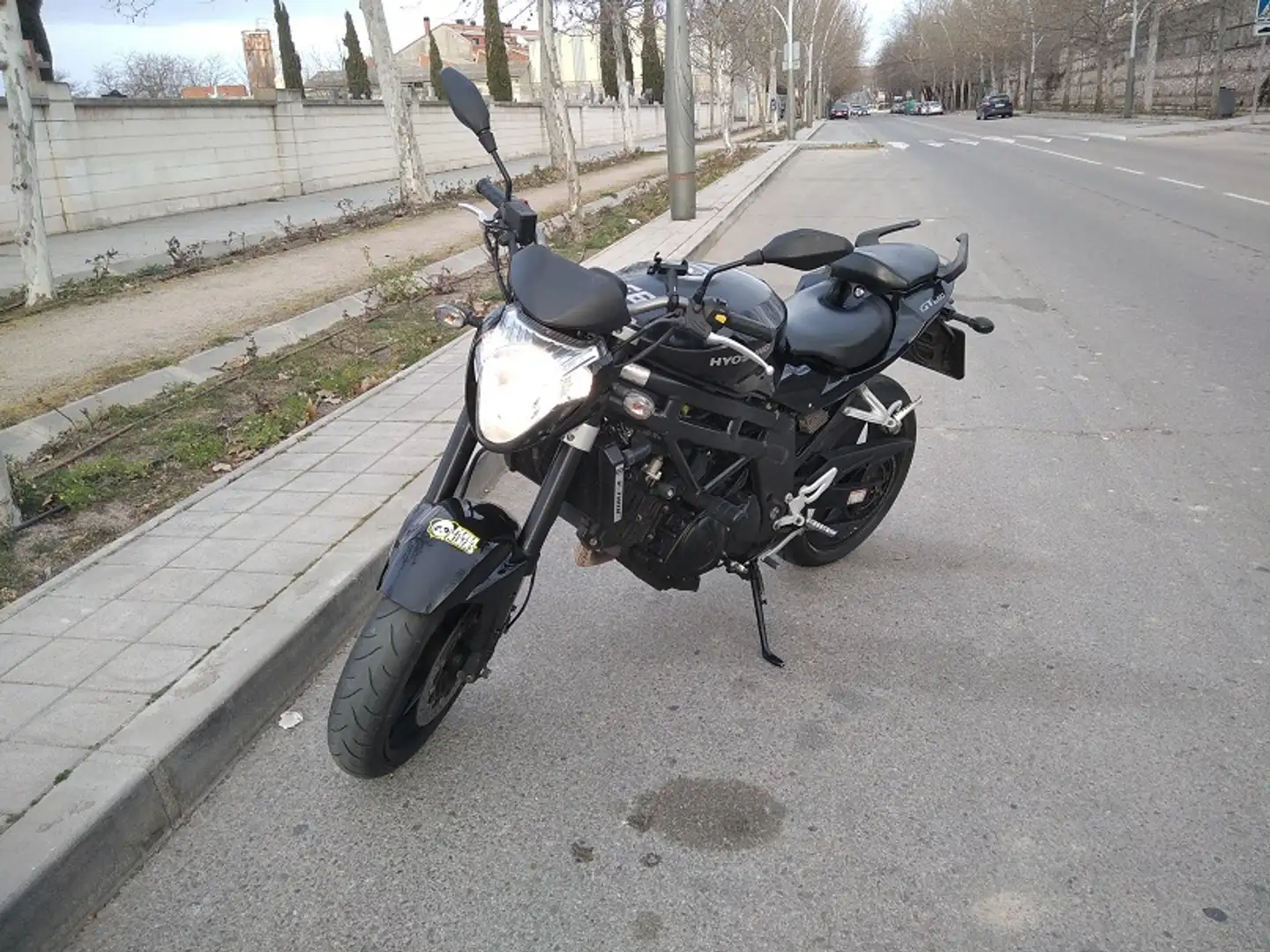 Hyosung GT 650i naked 2015 Negro - 1