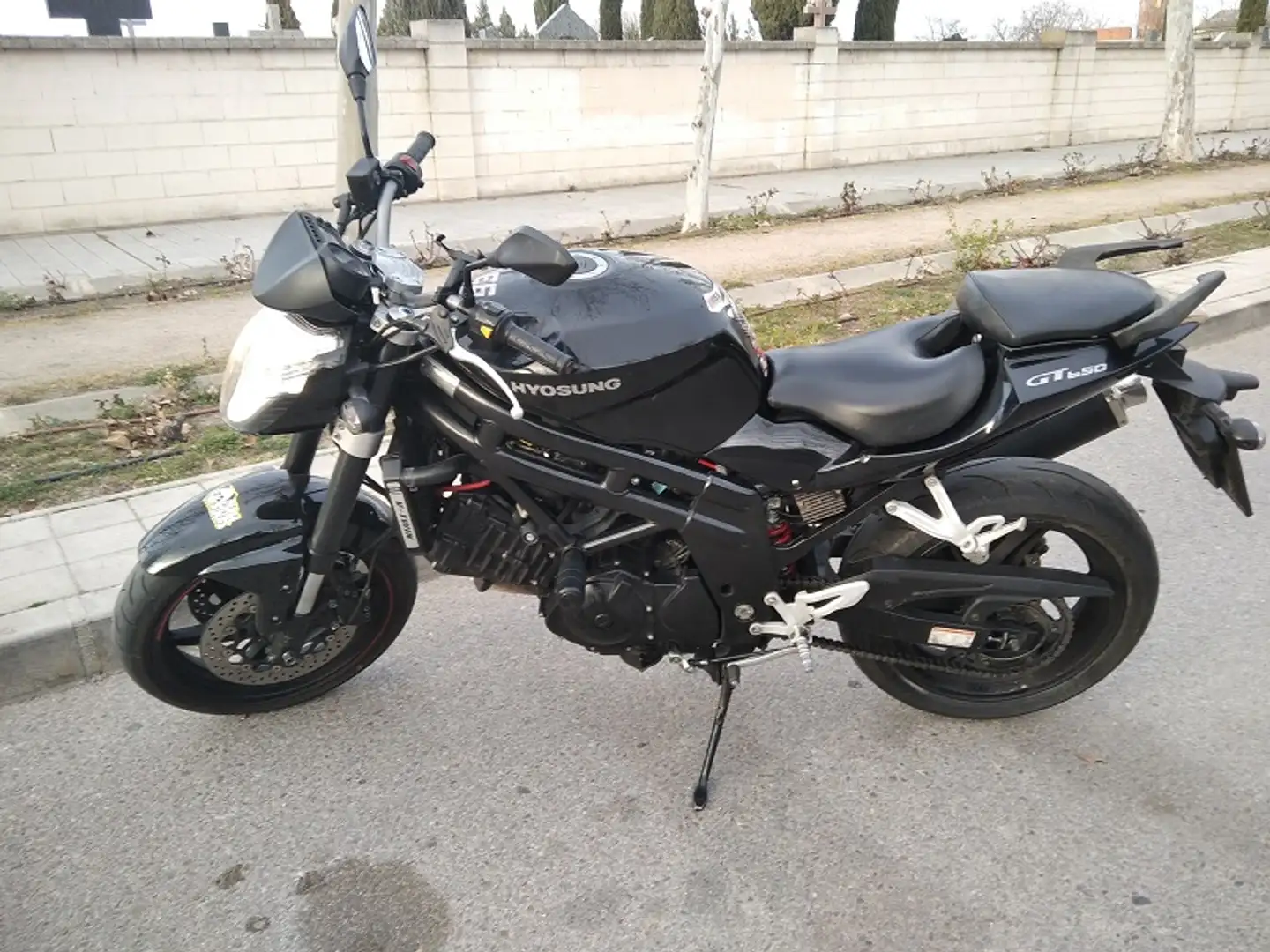 Hyosung GT 650i naked 2015 Negro - 2