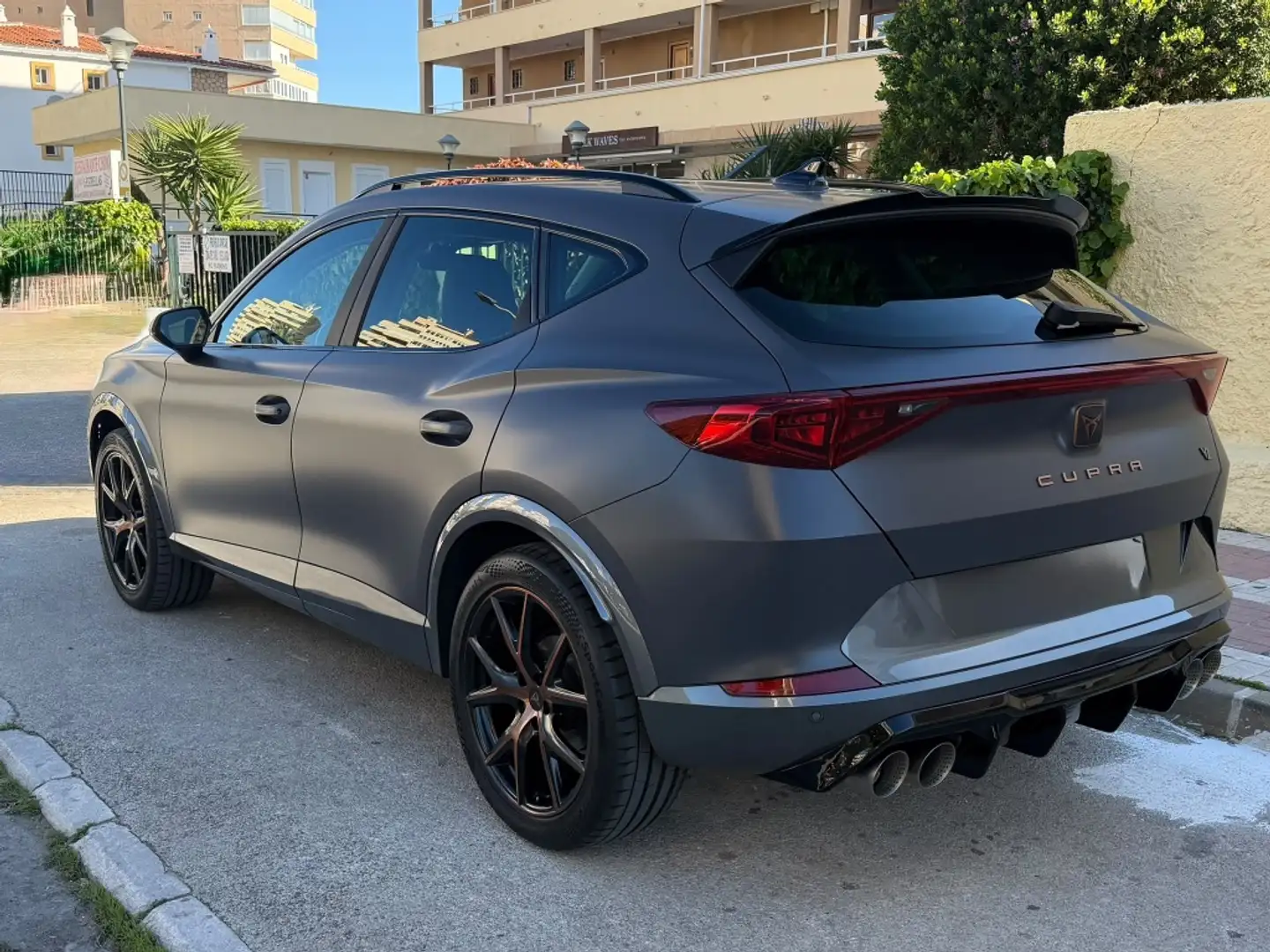 CUPRA Formentor 1.5 TSI 150 DSG Gris - 2