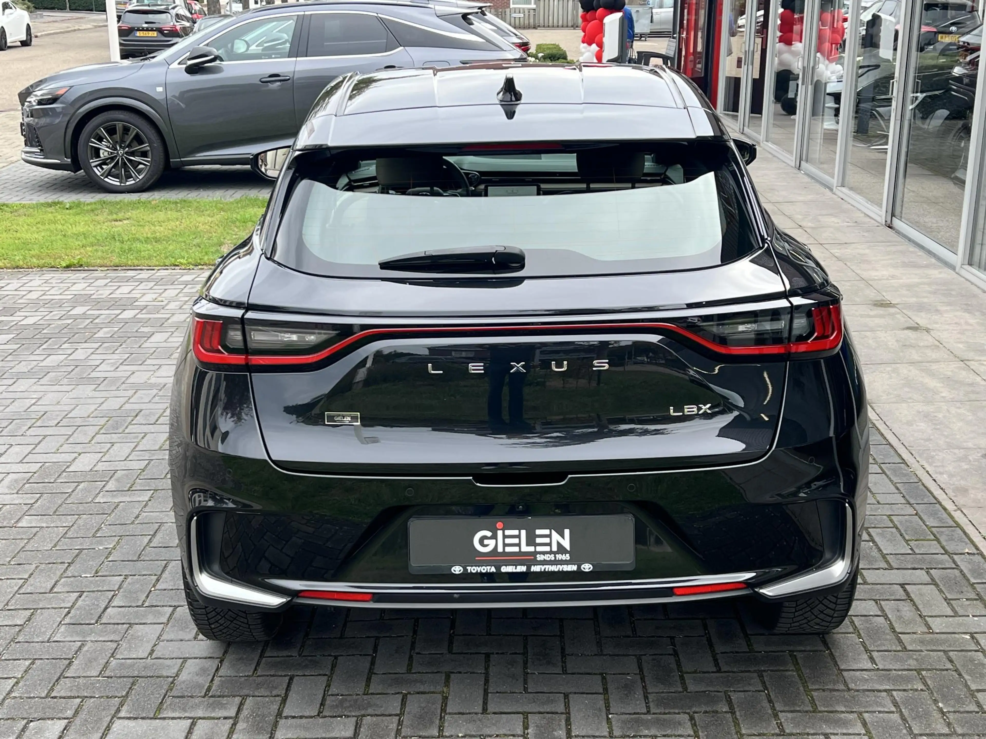Lexus LBX 1.5 Hybrid Elegant | Leer, Dodehoekherkenning, Par — photo 6
