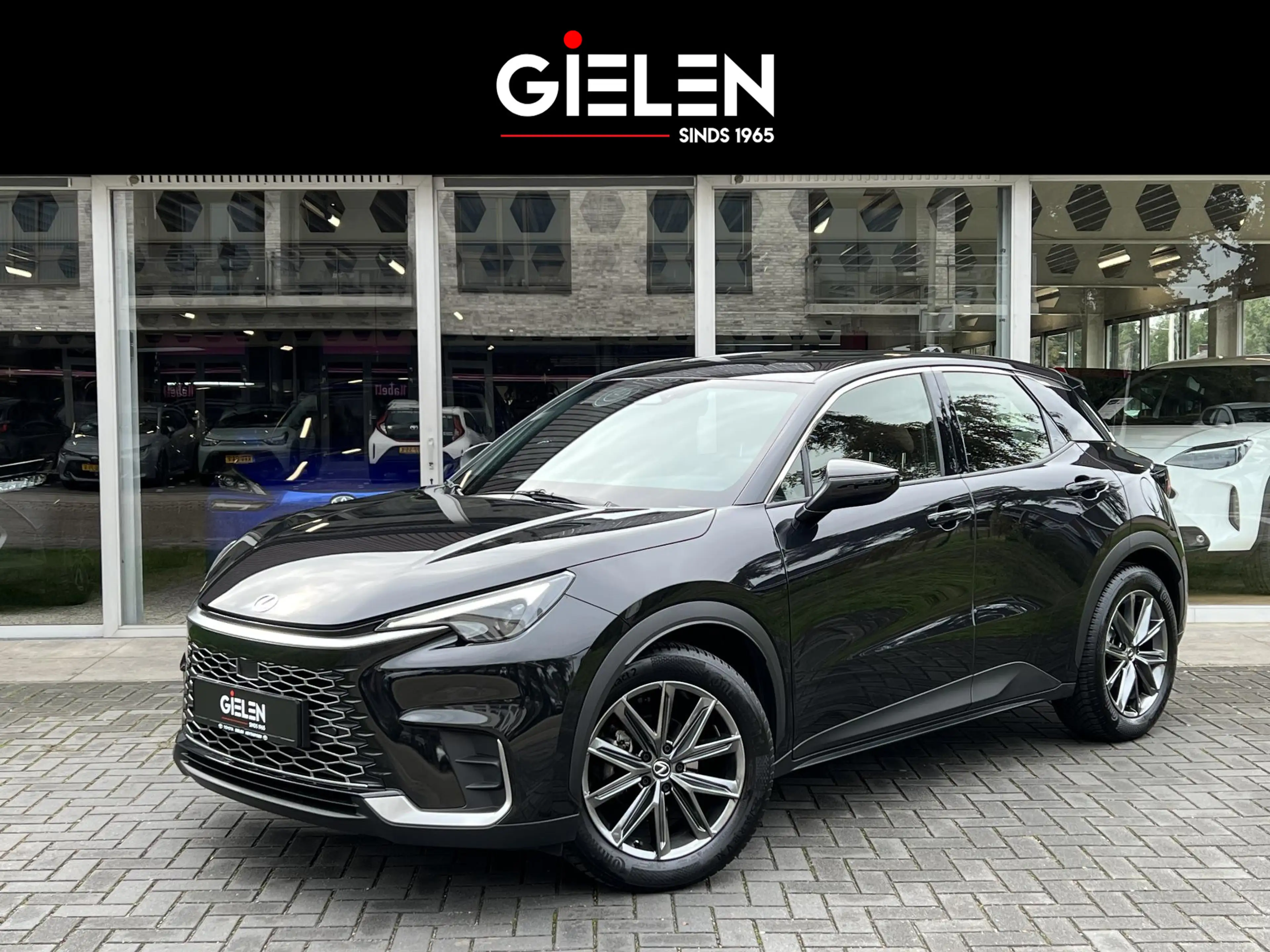 Lexus LBX 1.5 Hybrid Elegant | Leer, Dodehoekherkenning, Par