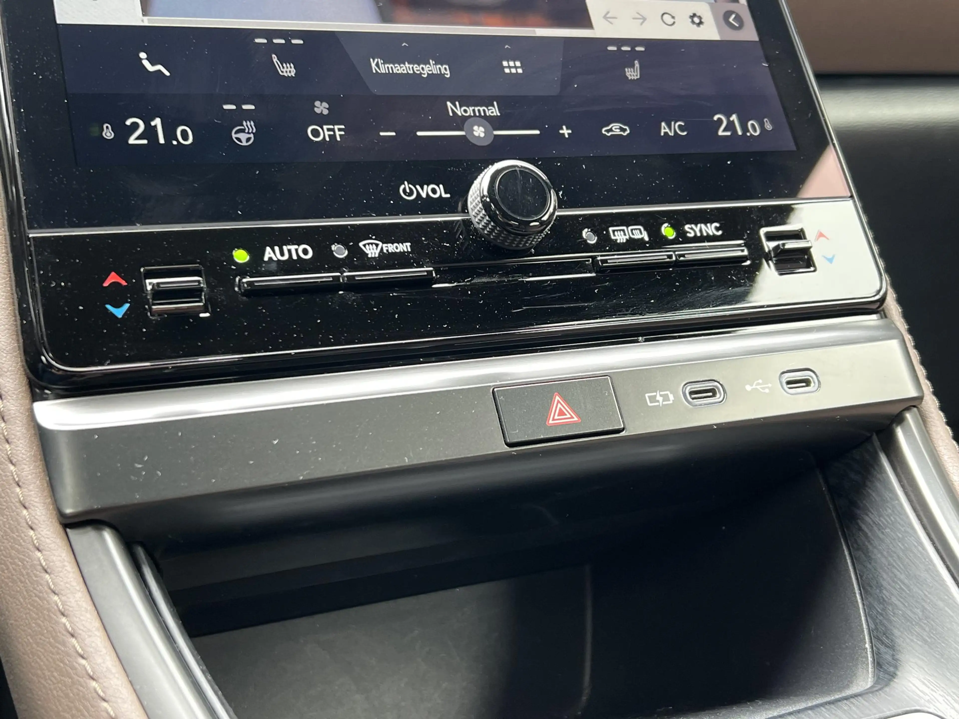 Lexus LBX 1.5 Hybrid Elegant | Leer, Dodehoekherkenning, Par — photo 29