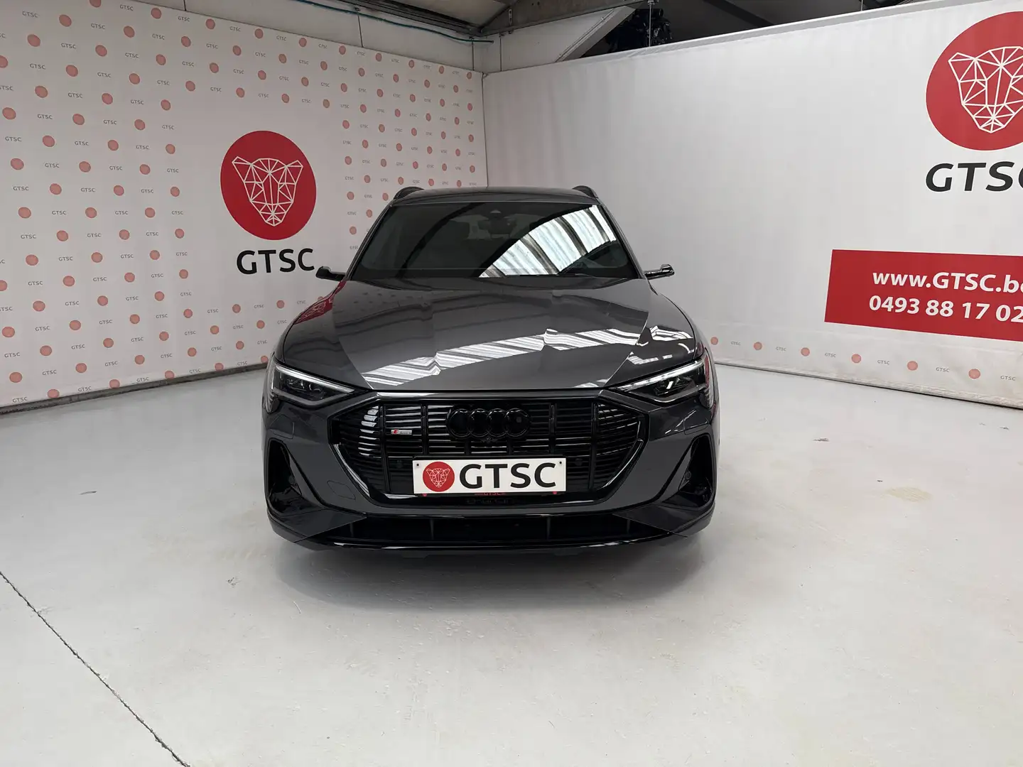 Audi e-tron 55 S line/ Night vision/ Matrix/ virtual mirrors Grijs - 2