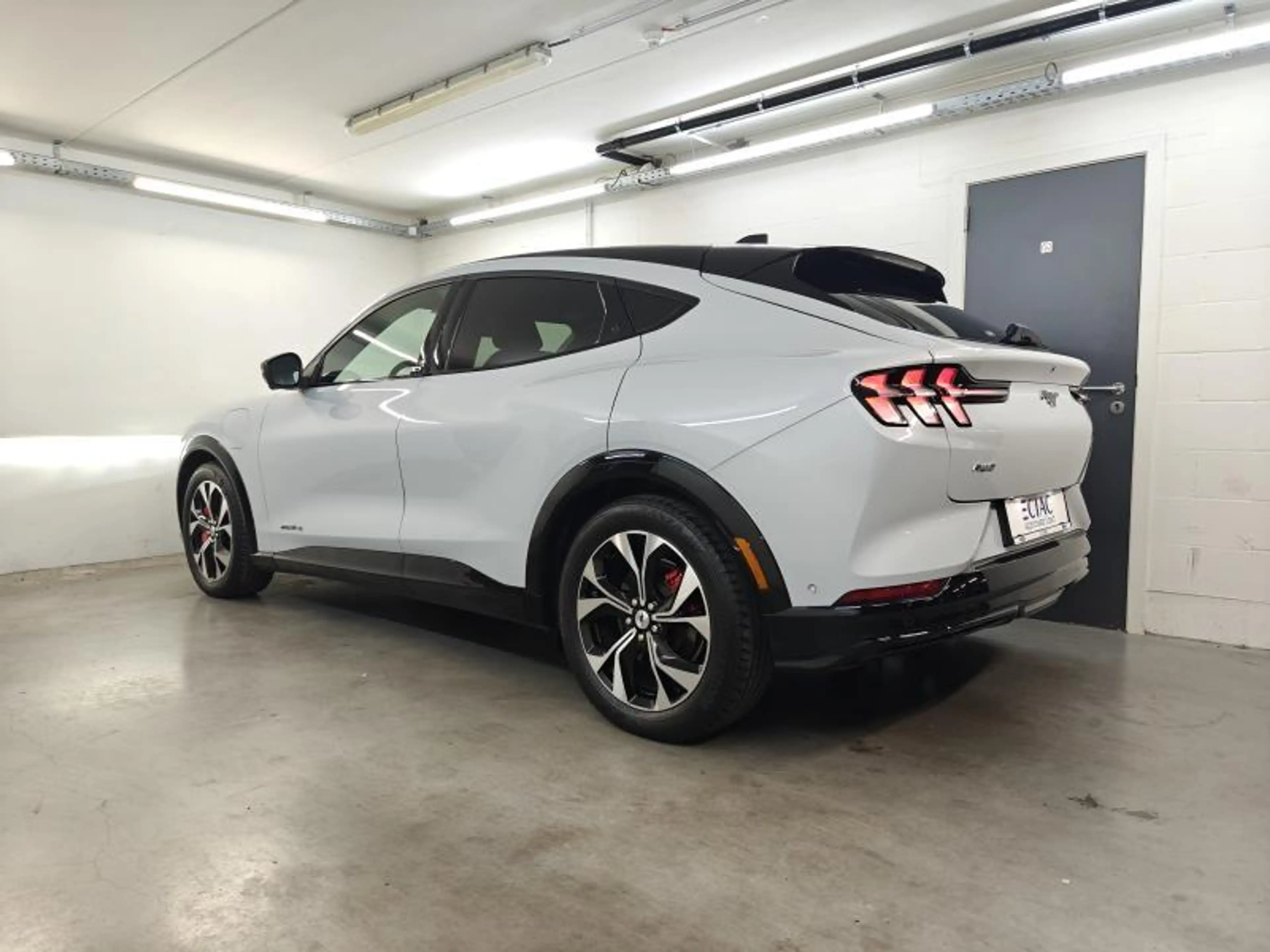 Ford Mustang Mach-E AWD - 45946km - Garantie — photo 9