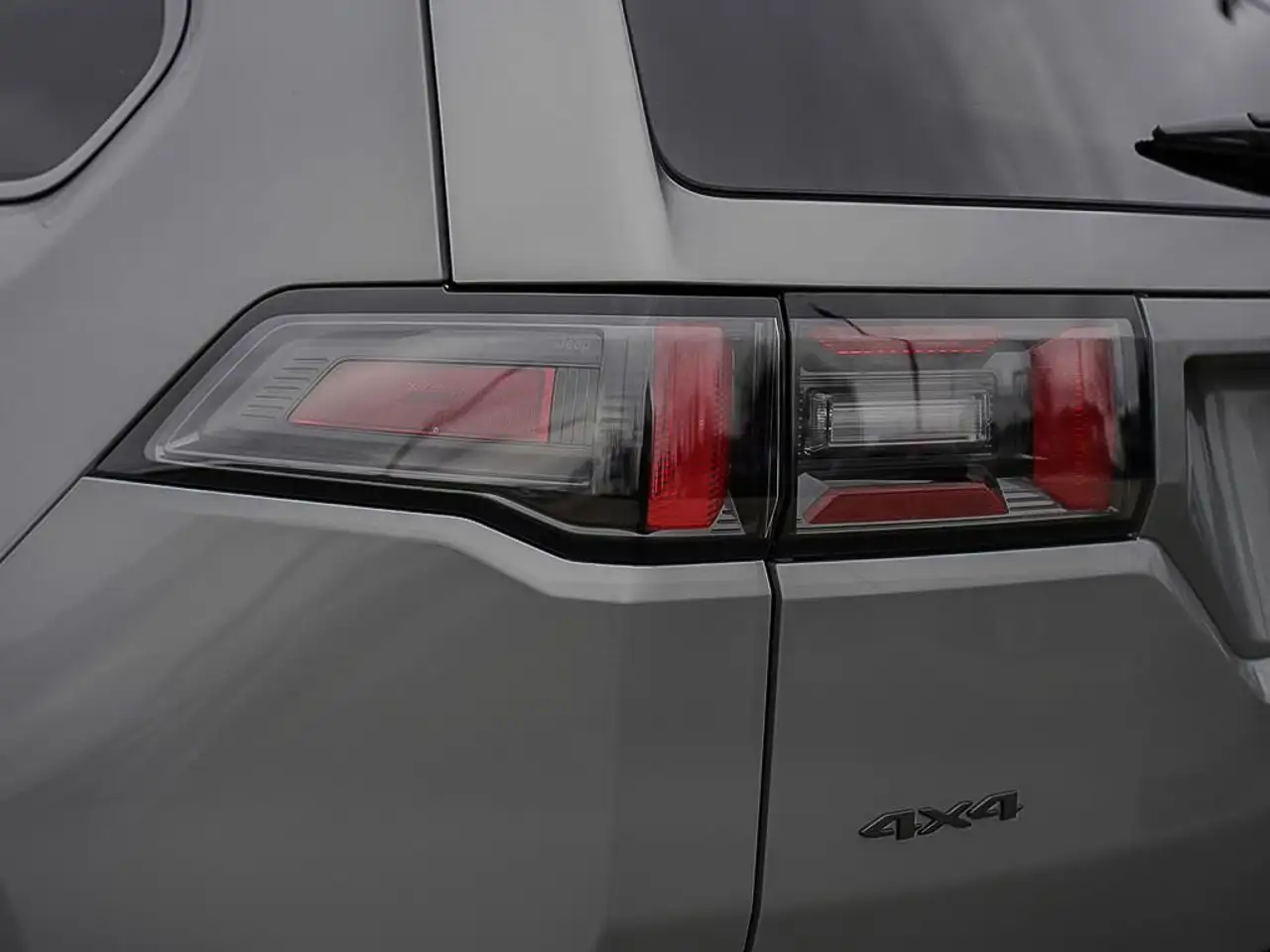 Jeep Cherokee photo Jeep Cherokee