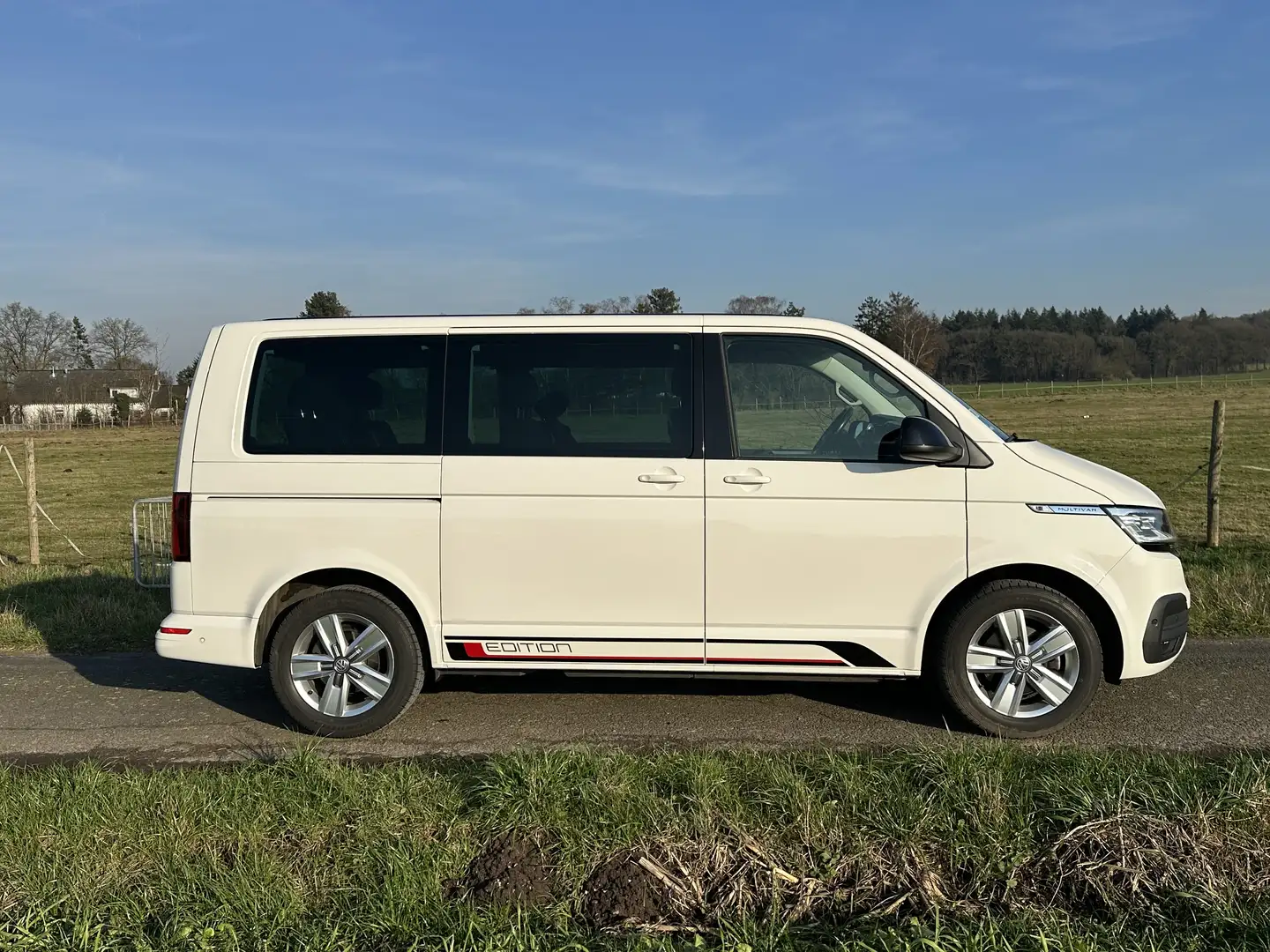 Volkswagen T6.1 Multivan Multivan Edition FWD Weiß - 2