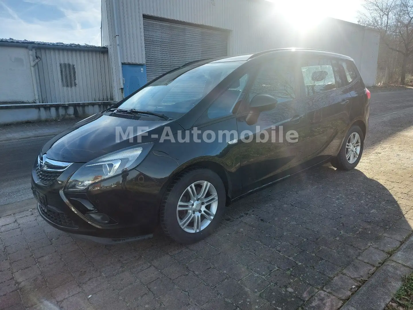 Opel Zafira C Tourer 1.4 Edition*S+LHzg*AHK*7 SITZE* Schwarz - 1