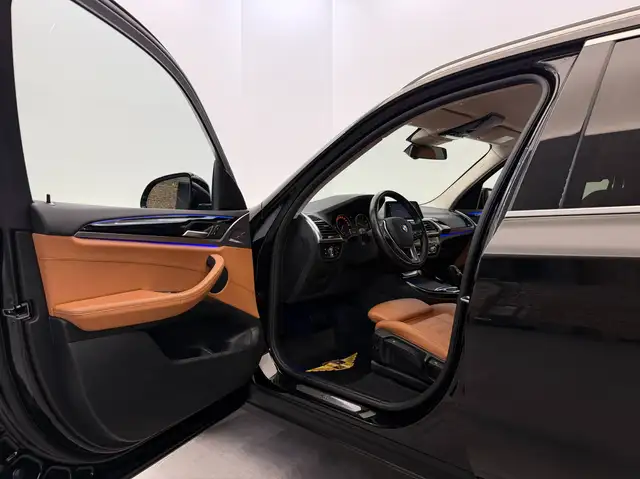 BMW X3 view 11