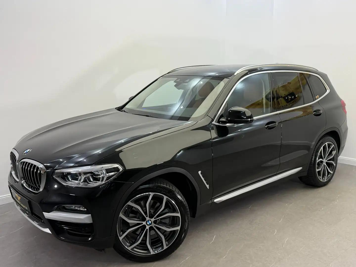 BMW X3 xDrive20i (G01) Aut. // X-LINE // LED // LIVE-COCKPIT // Schwarz - 2