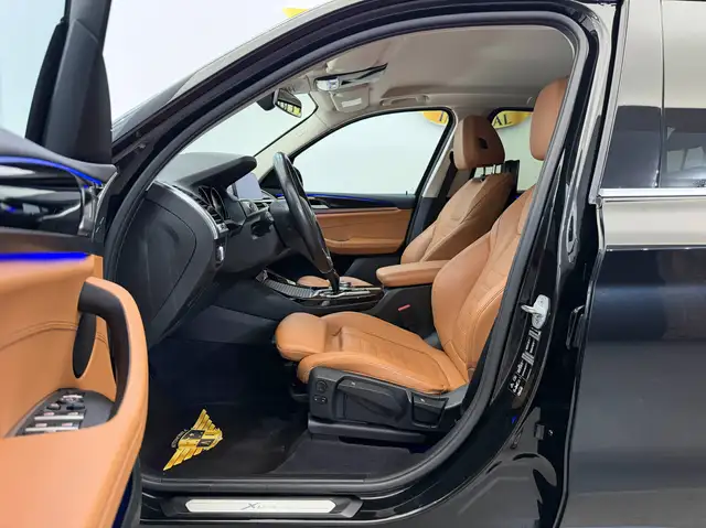 BMW X3 view 12
