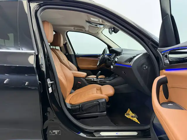 BMW X3 view 16