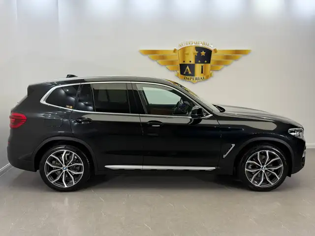 BMW X3 view 8