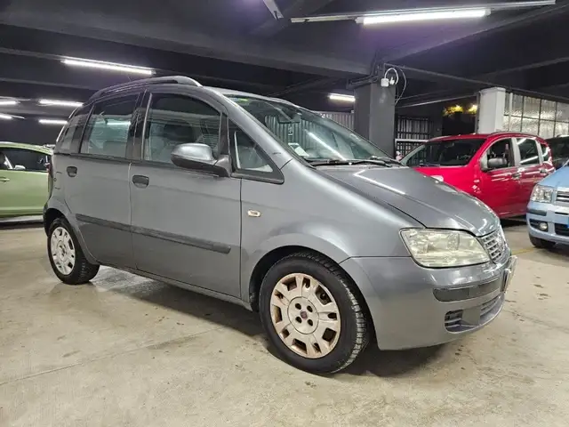 Fiat Idea view 2