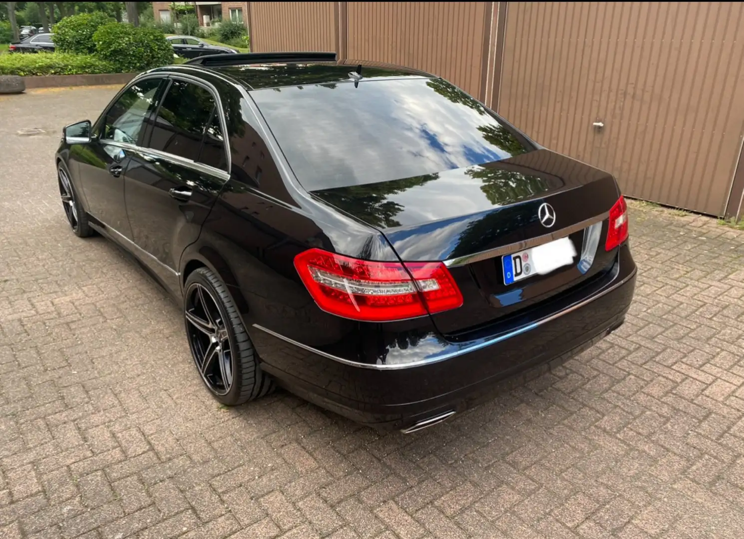 Mercedes-Benz E 500 4Matic 7G-TRONIC Avantgarde LPG Scheckheft Zwart - 2