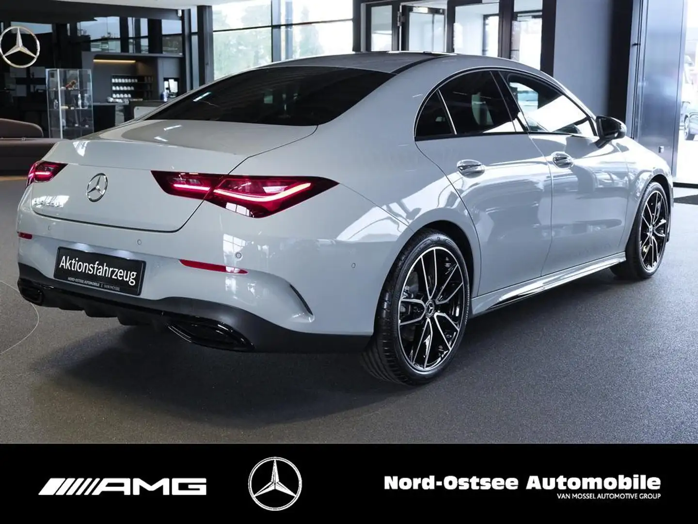 Mercedes-Benz CLA 220 d AMGNIGHT PANO DISTRONIC MULTIBEAM Grau - 2